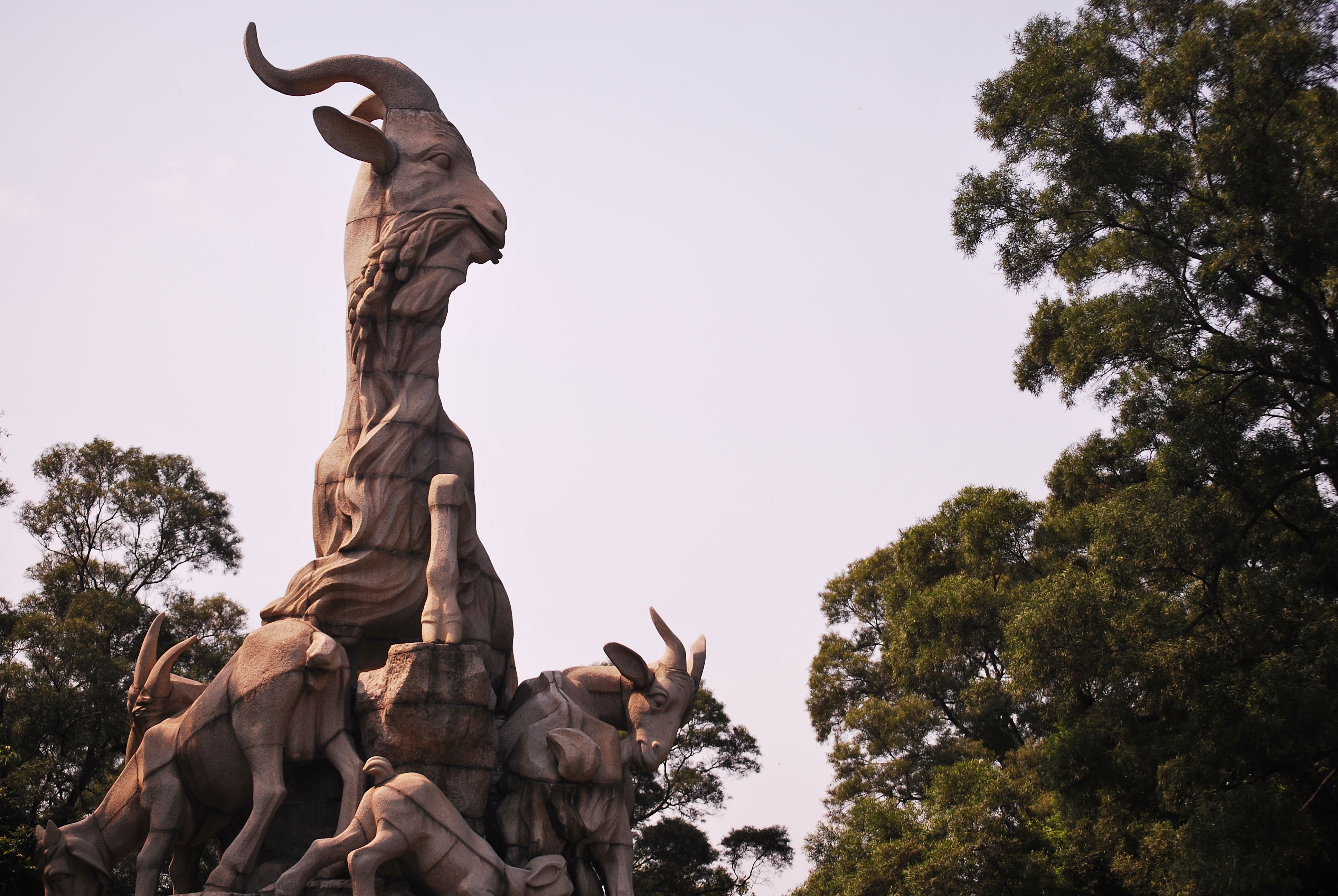 Escultura de las Cinco Cabras, por David Esteban