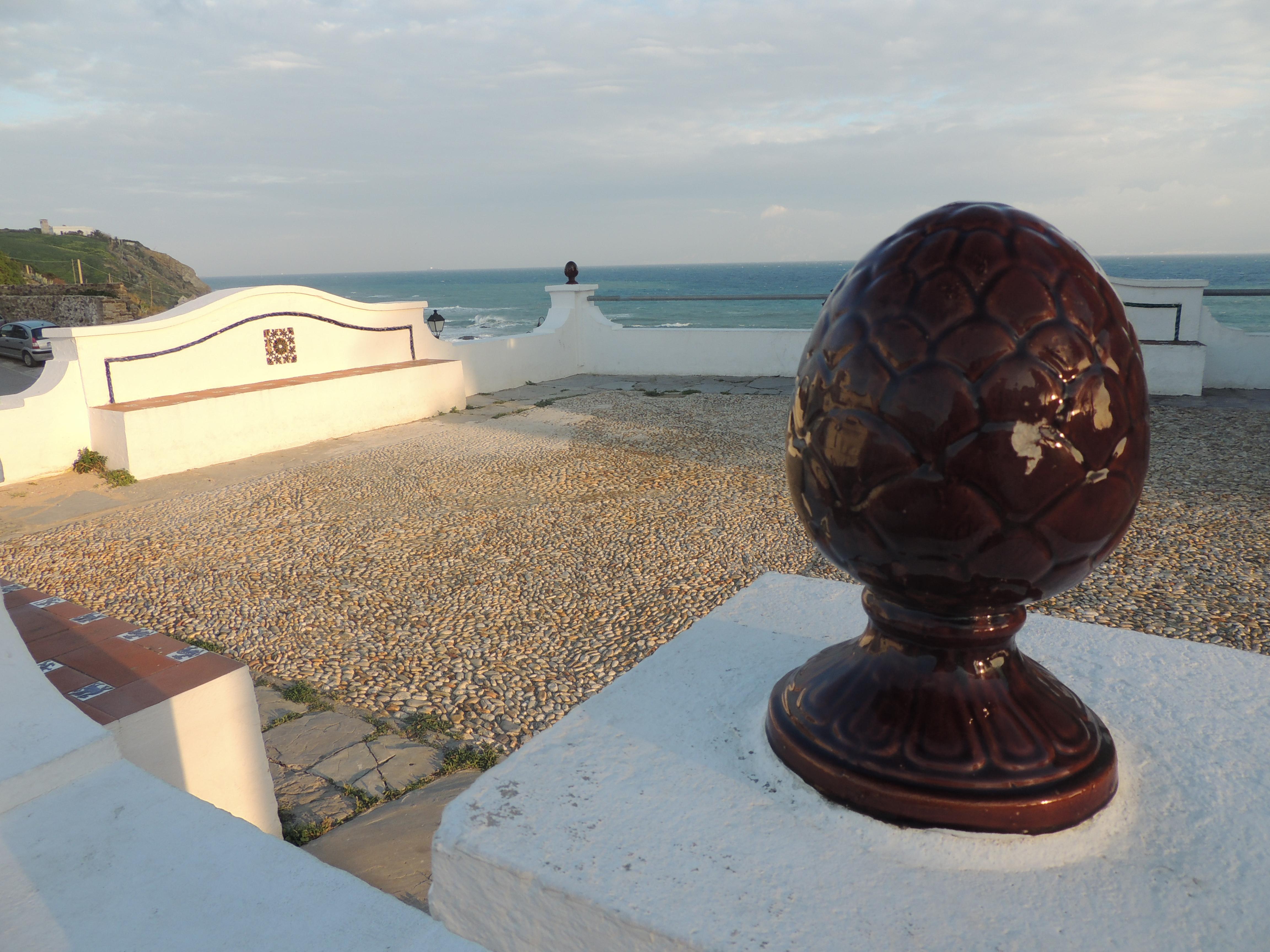 Plazas de Tarifa: Un viaje por el corazón de la ciudad costera