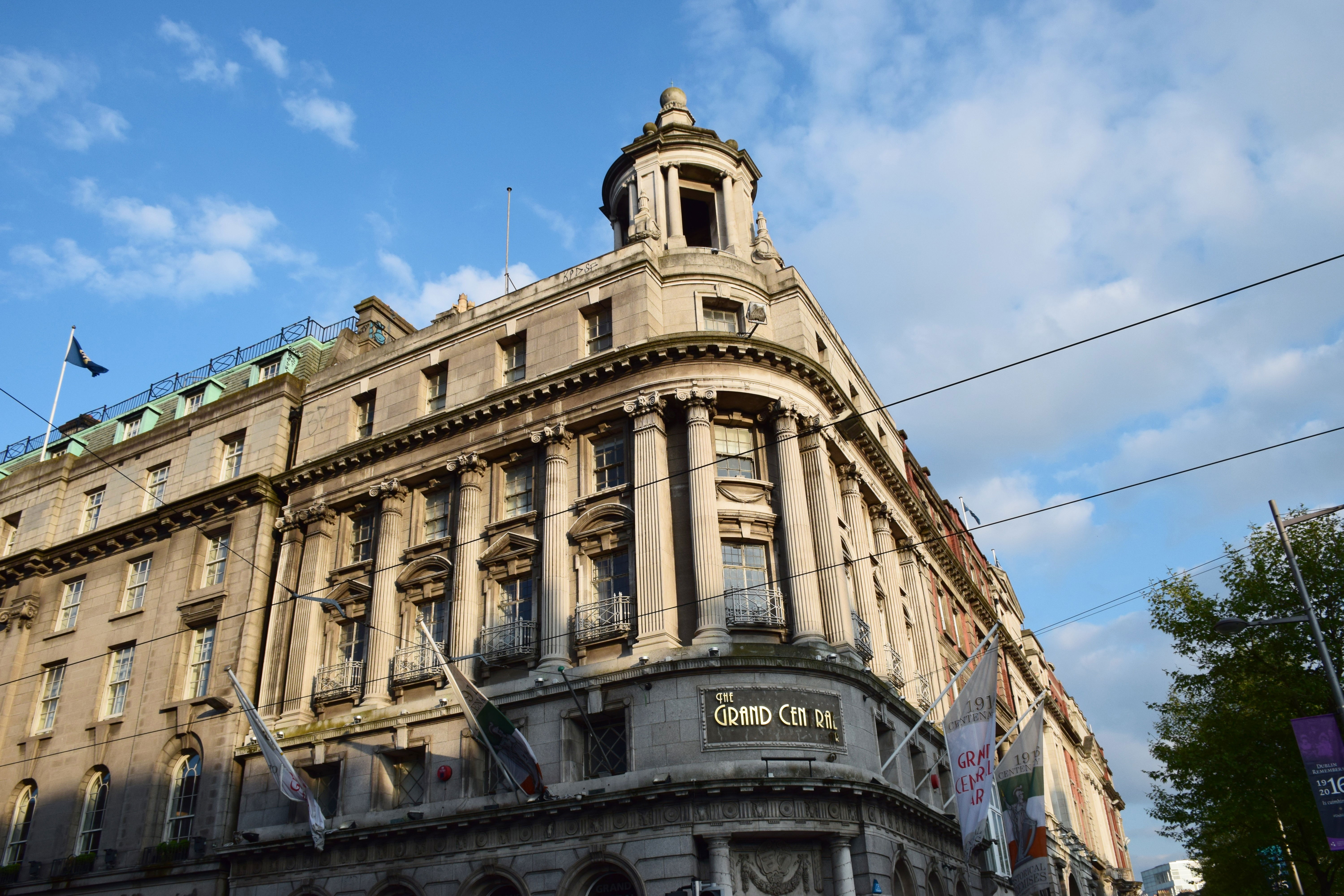 Calles en Irlanda que capturan la esencia de su belleza y cultura