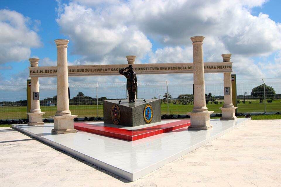 Monumento al Escuadrón 201, por Diana Patricia Montemayor Flores