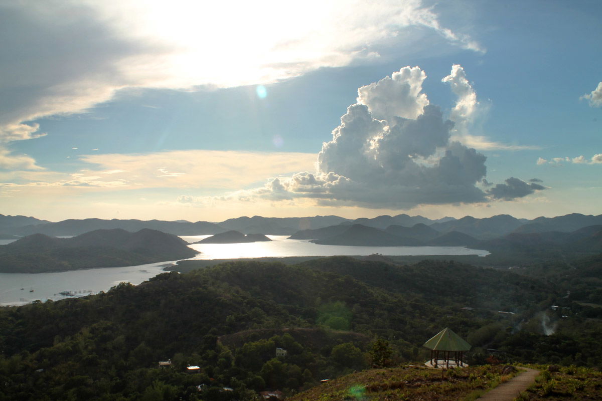 Mirador del lago Kayangan, por Julia y Miguel