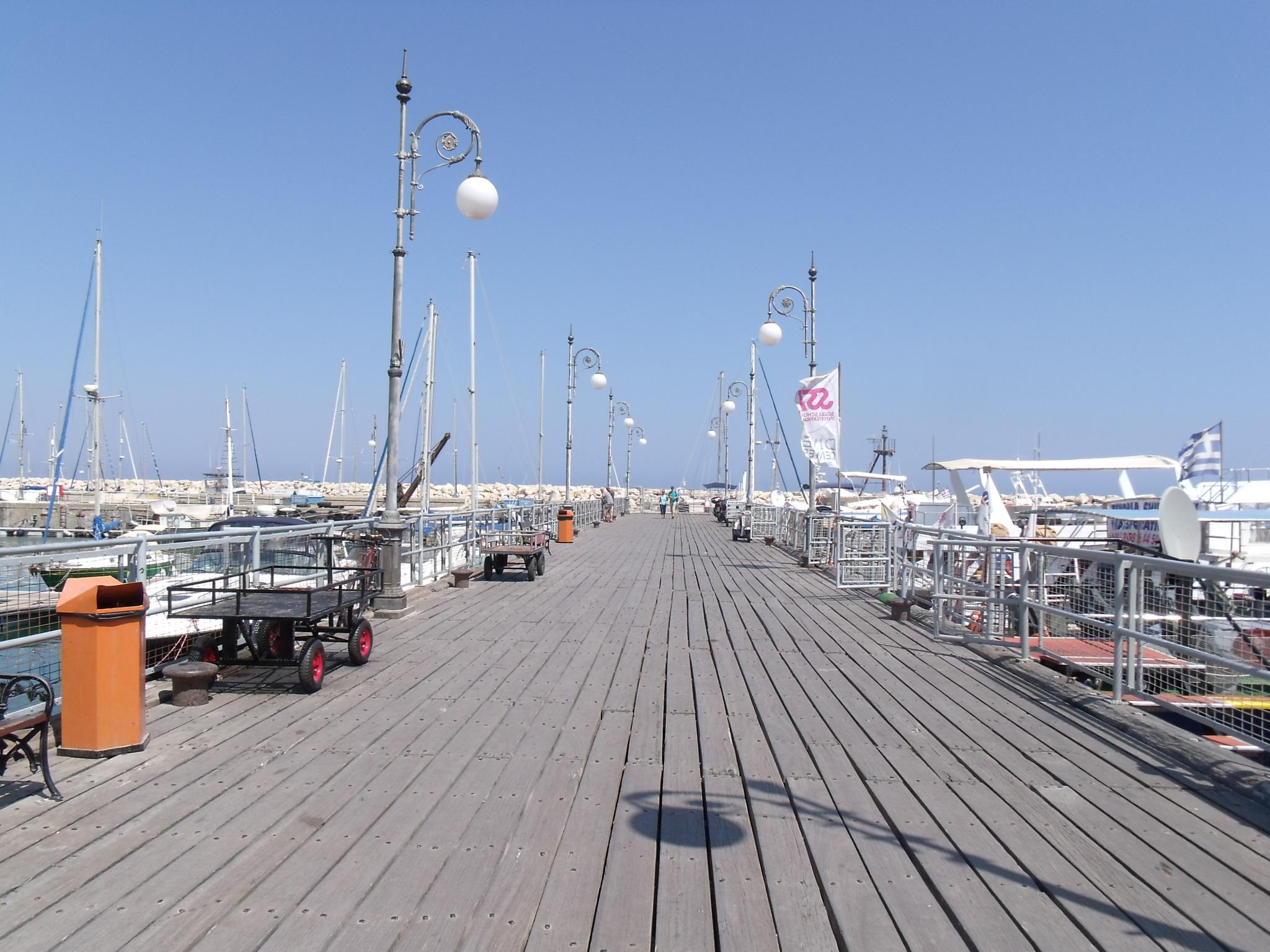 Puerto Deportivo de Larnaca, por sala2500