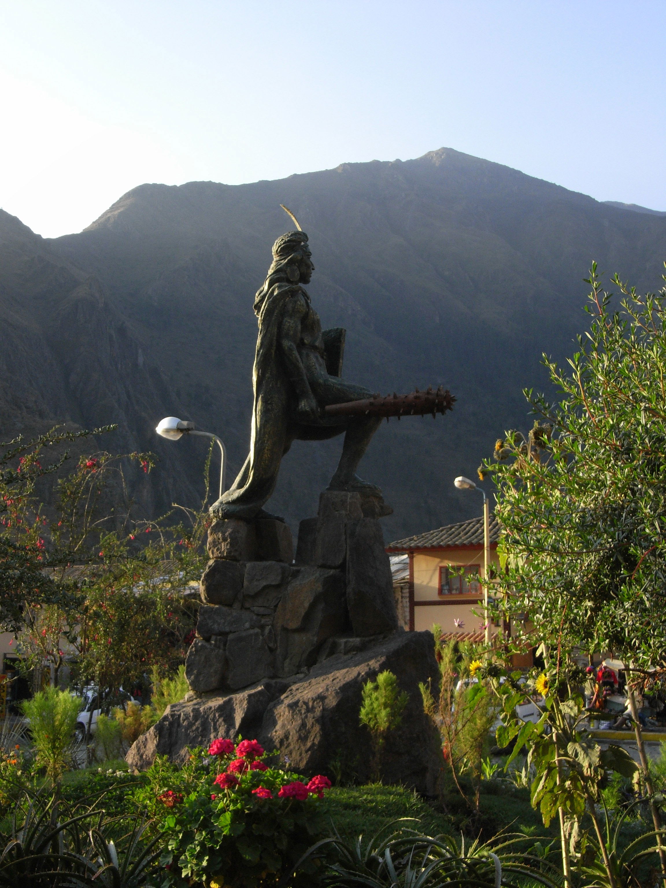 Plaza de Armas de Ollantaytambo, por Chloé Balaresque