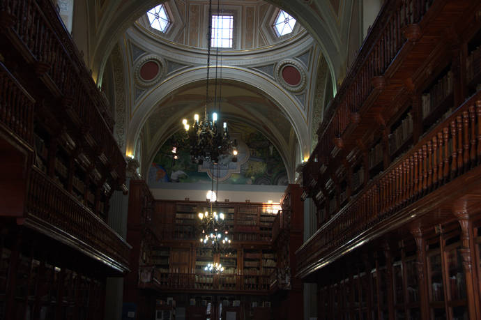 Biblioteca Pública, por albertoloyo