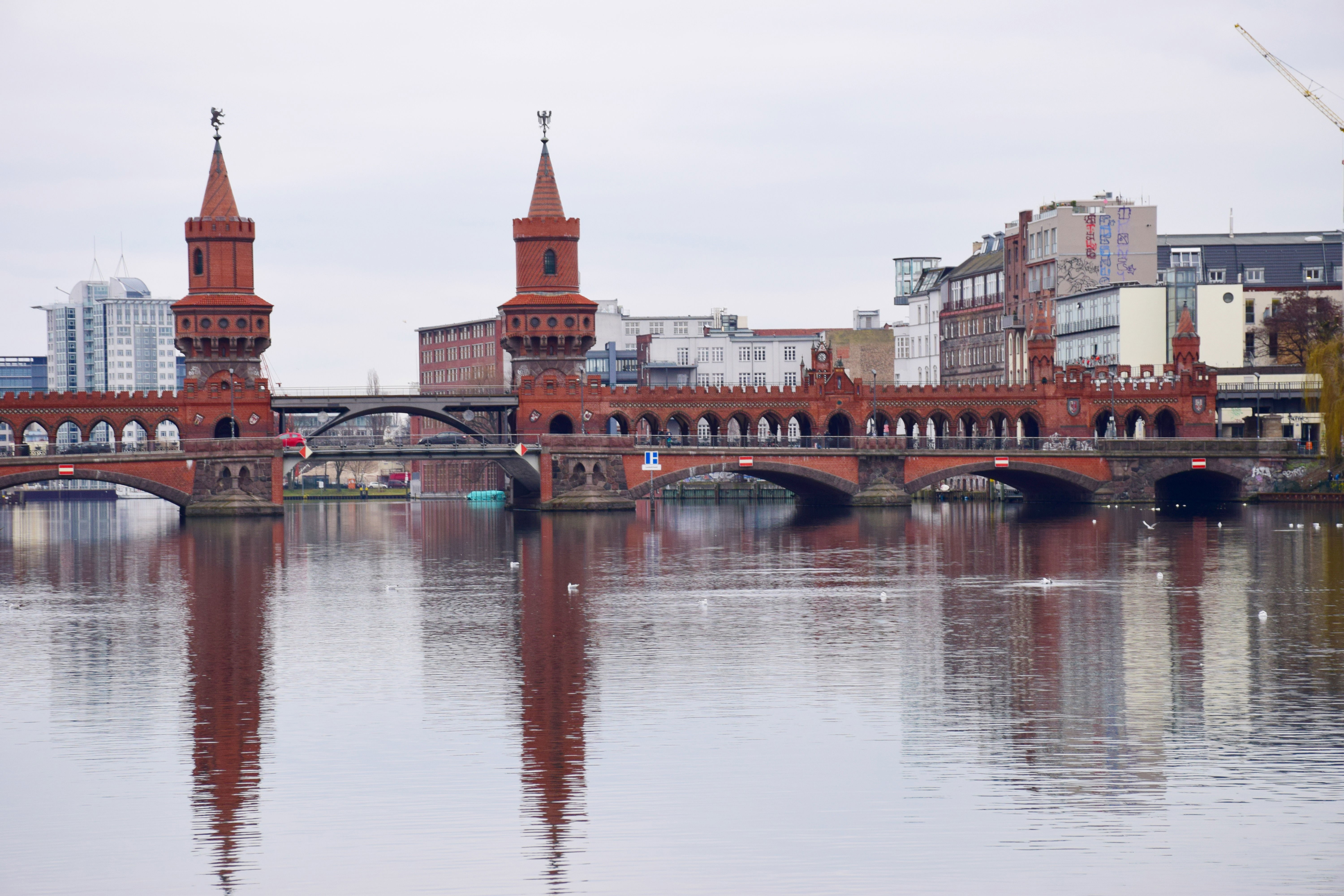 Puentes en Berlín que conectan historia y modernidad fascinante