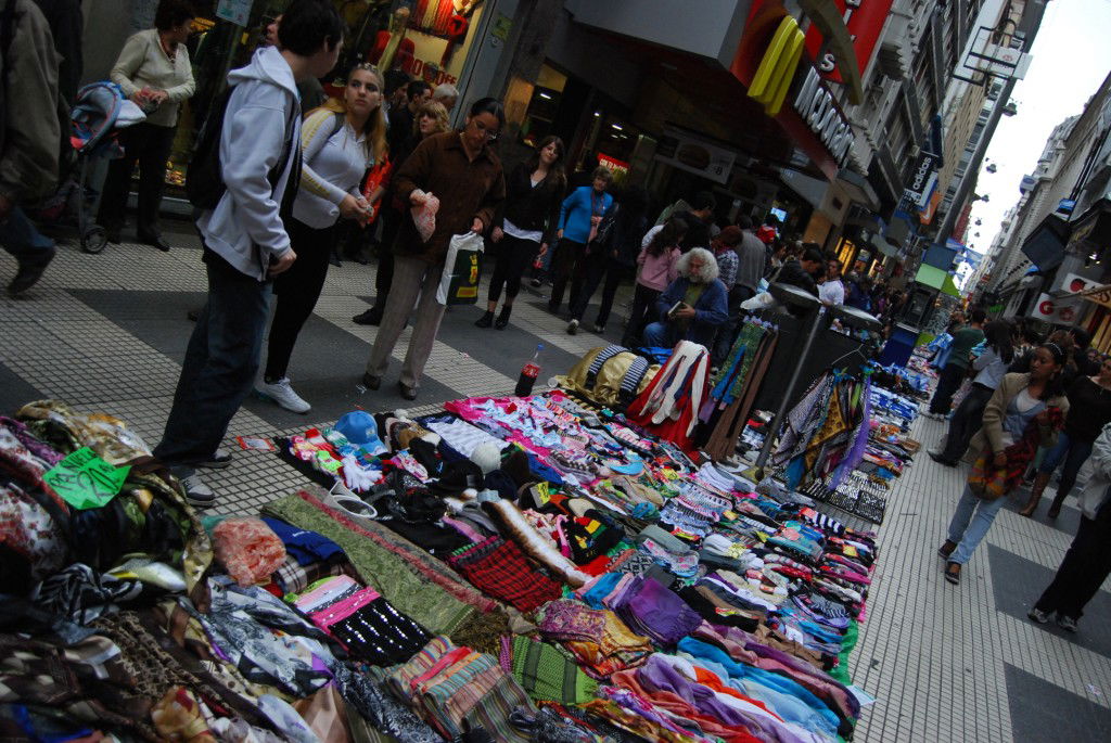 Mercadillo de la calle Florida, por SerViajera
