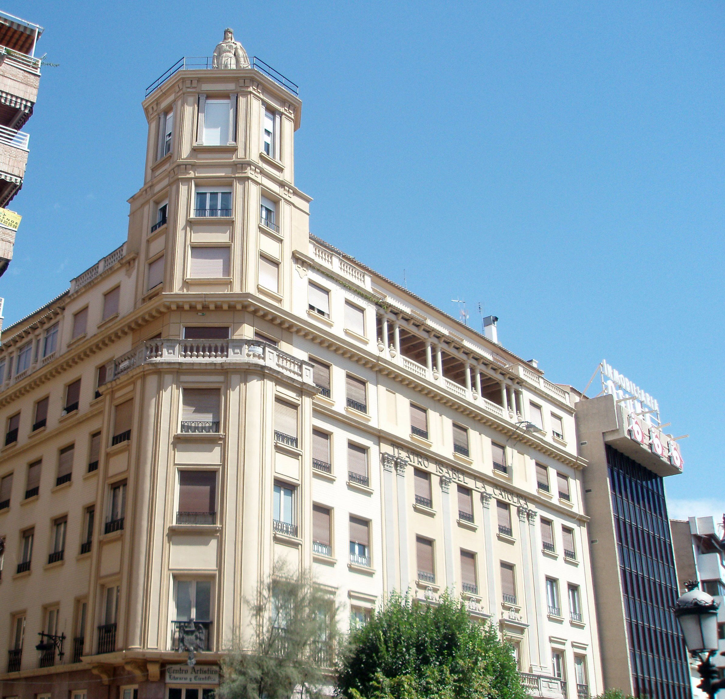 Teatro Municipal Isabel La Católica, por Olga