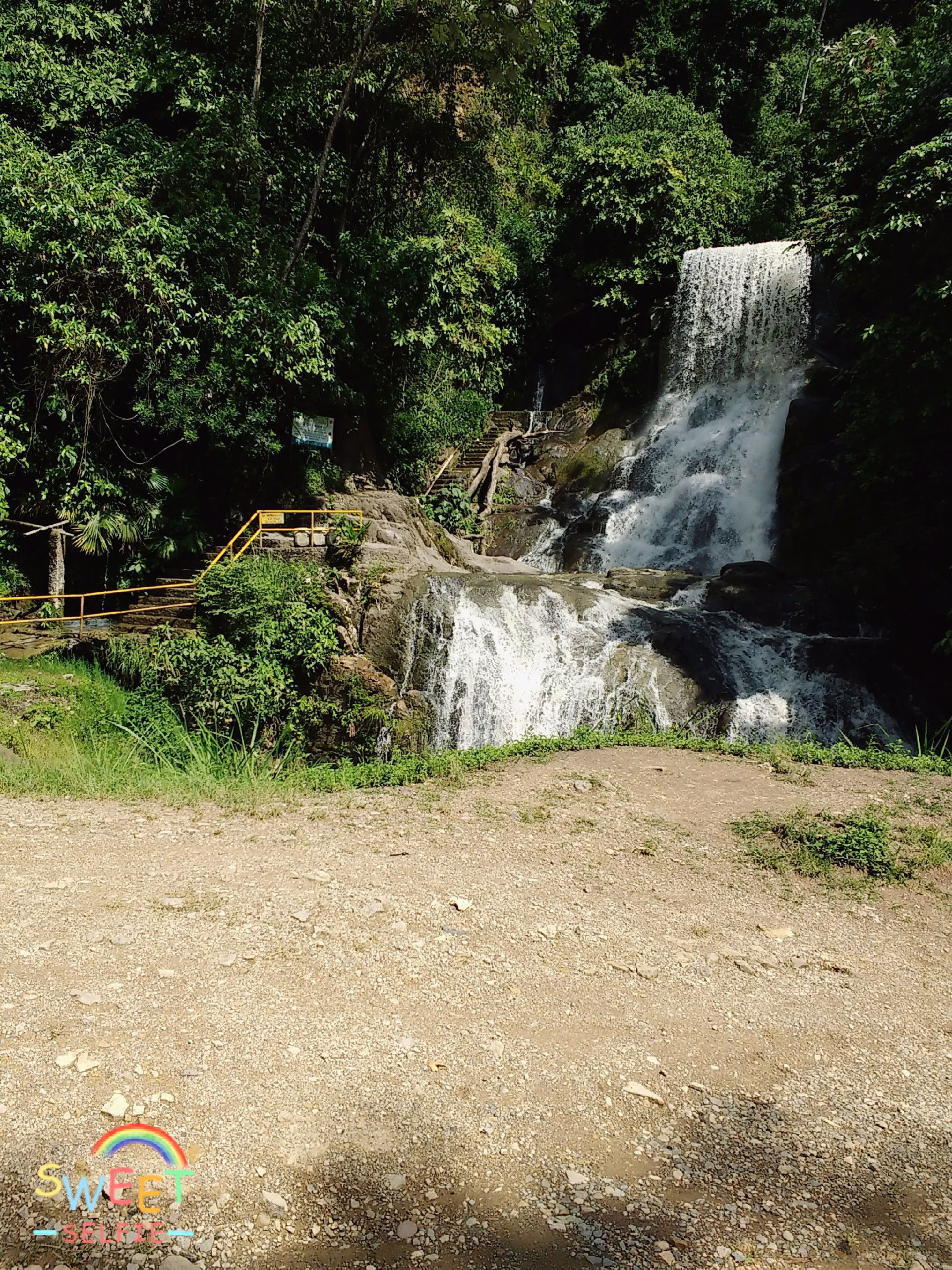 Cascada de azufre, por Edinson Collazos