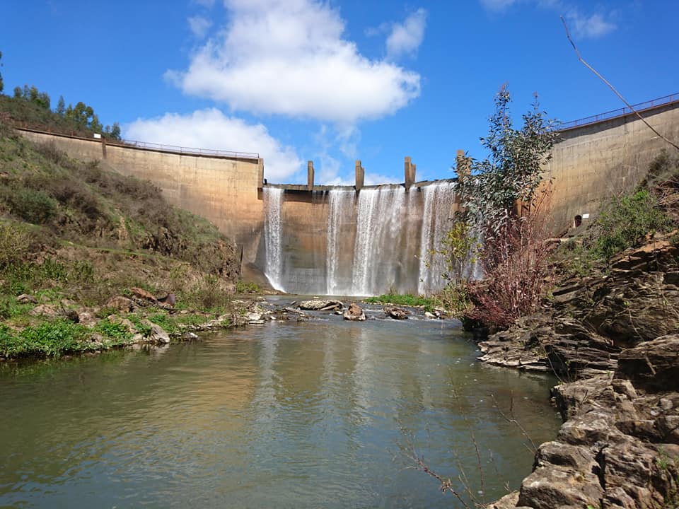 Presa Cueva de la Mora, por Lala