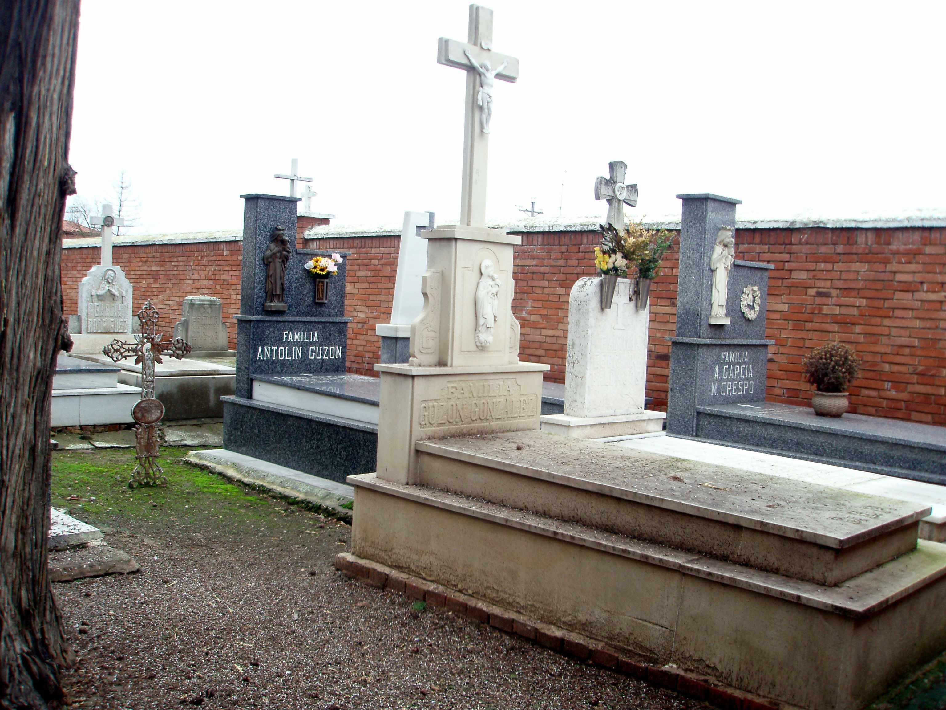 Cementerio de Allende del Río, por Olga