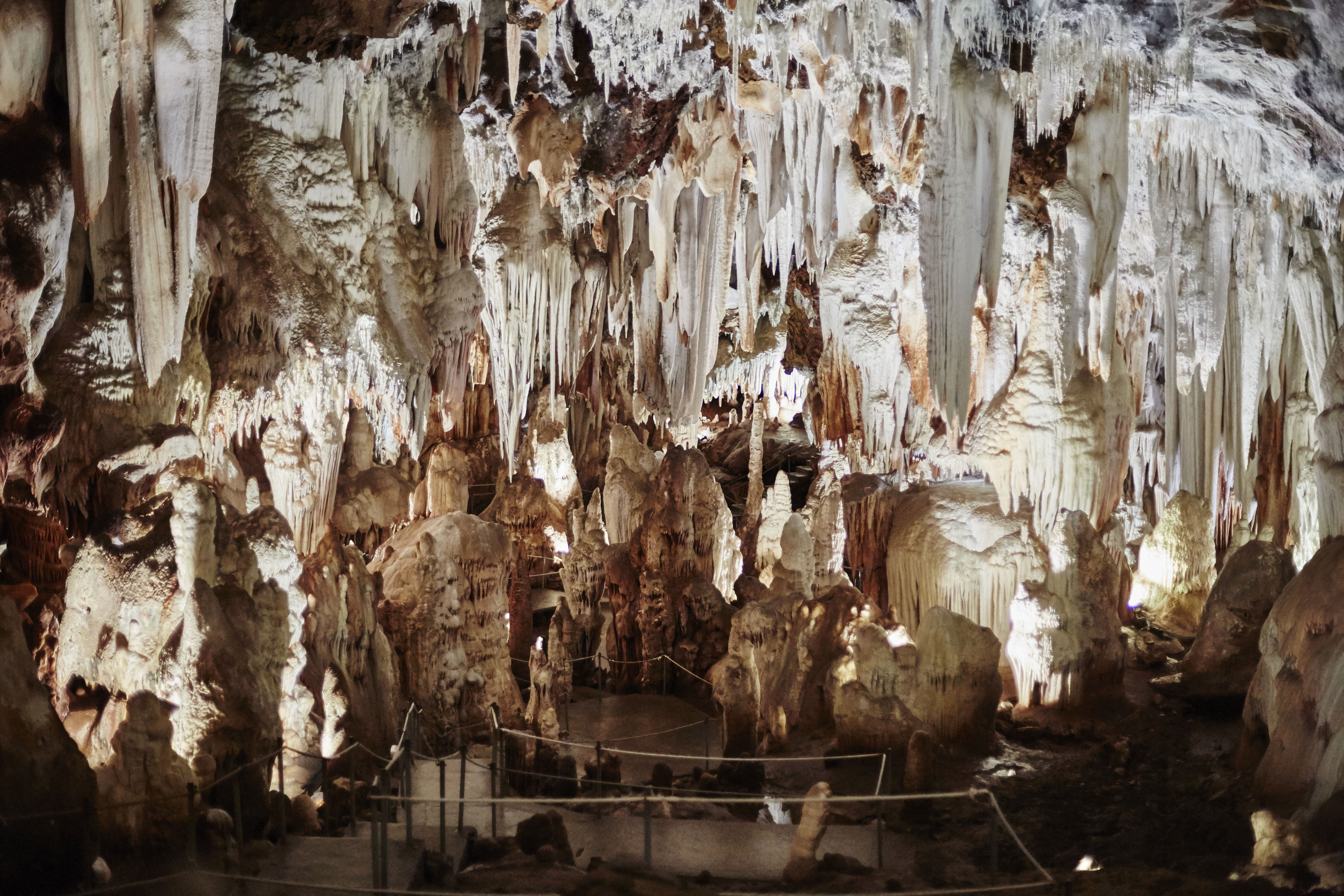 Descubre las cuevas de Ávila y sumérgete en su misterioso encanto