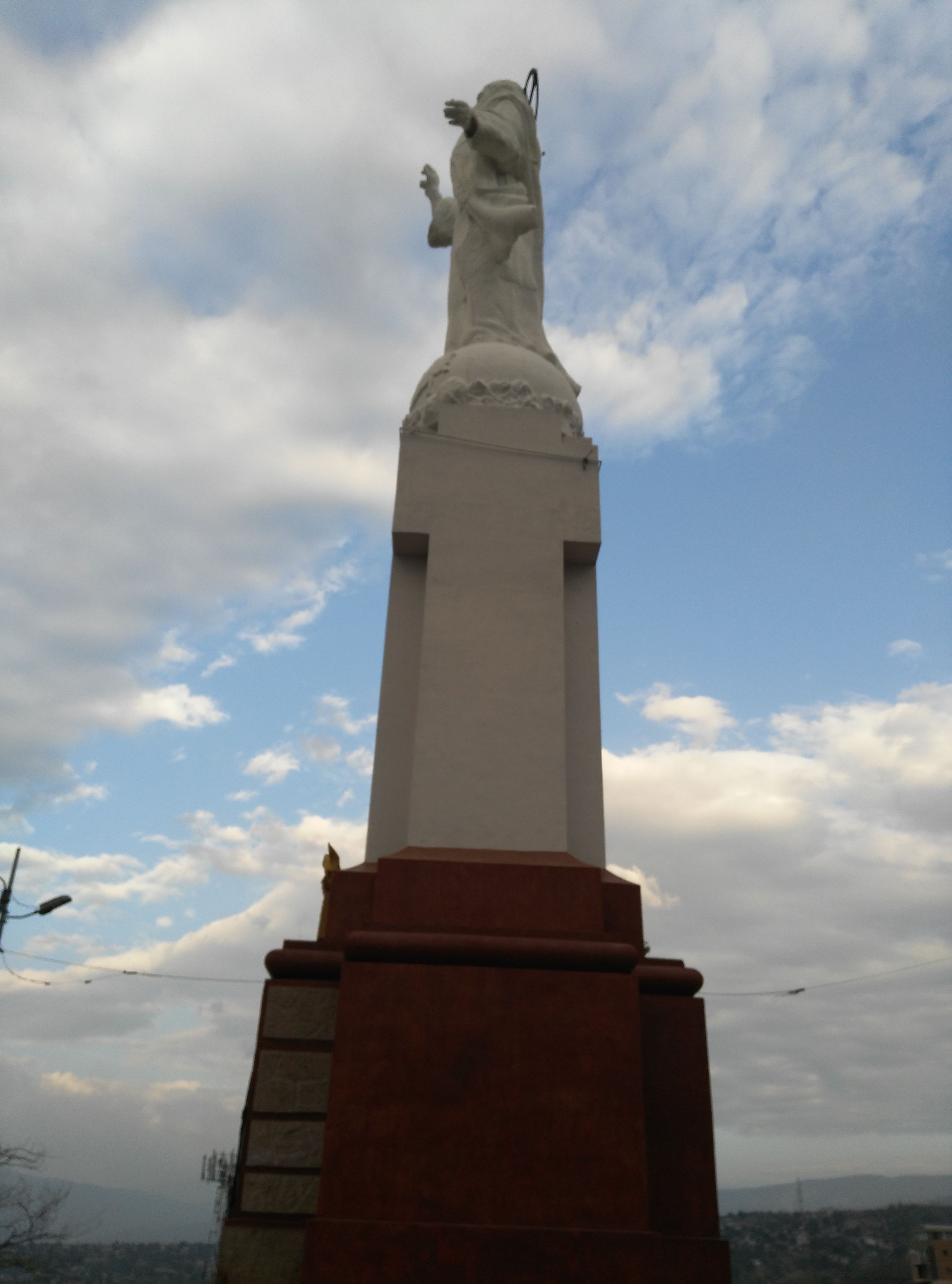 Monumento Cristo Rey, por César - Mochilero