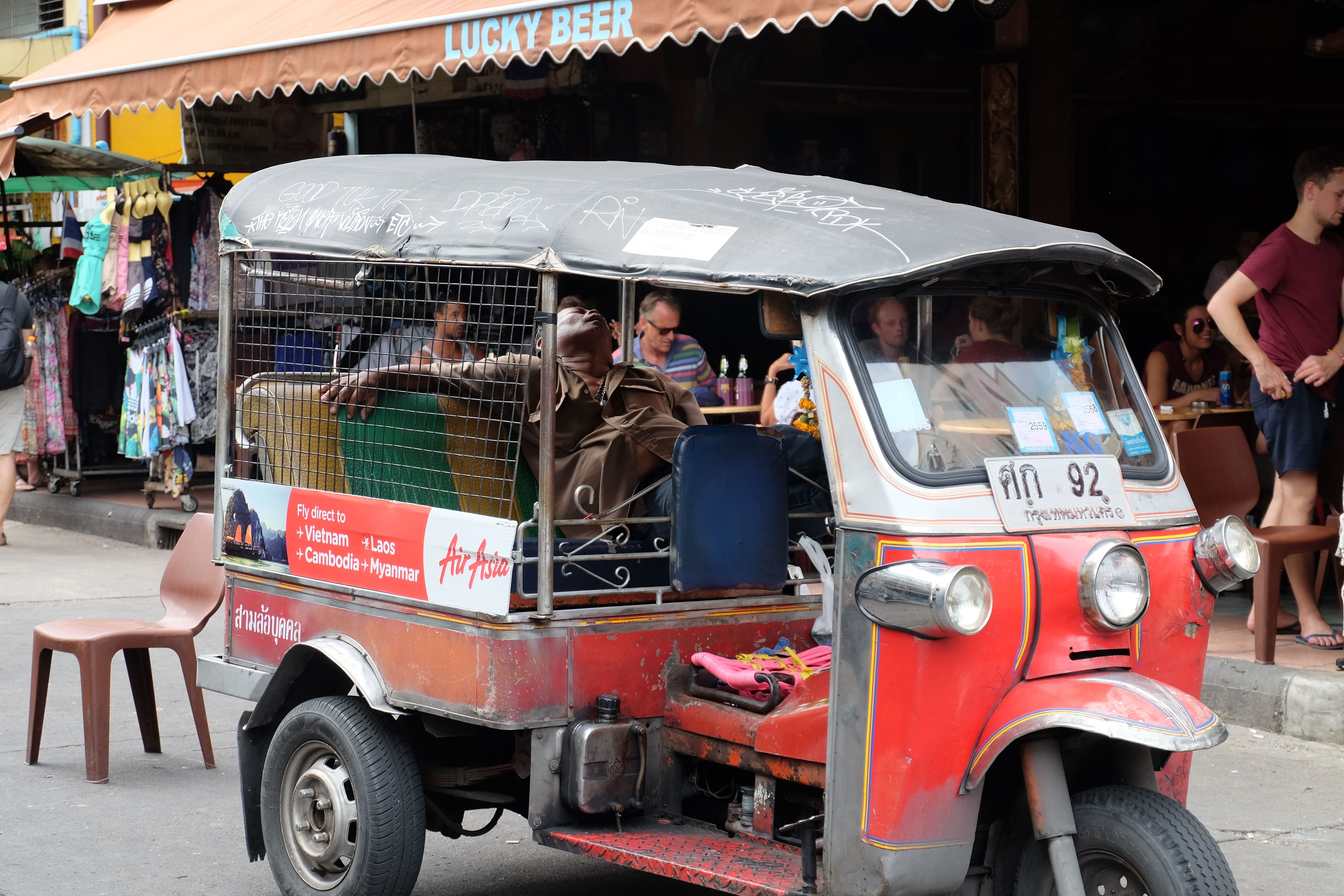 Calles de Bangkok: un recorrido por la esencia de la ciudad vibrante