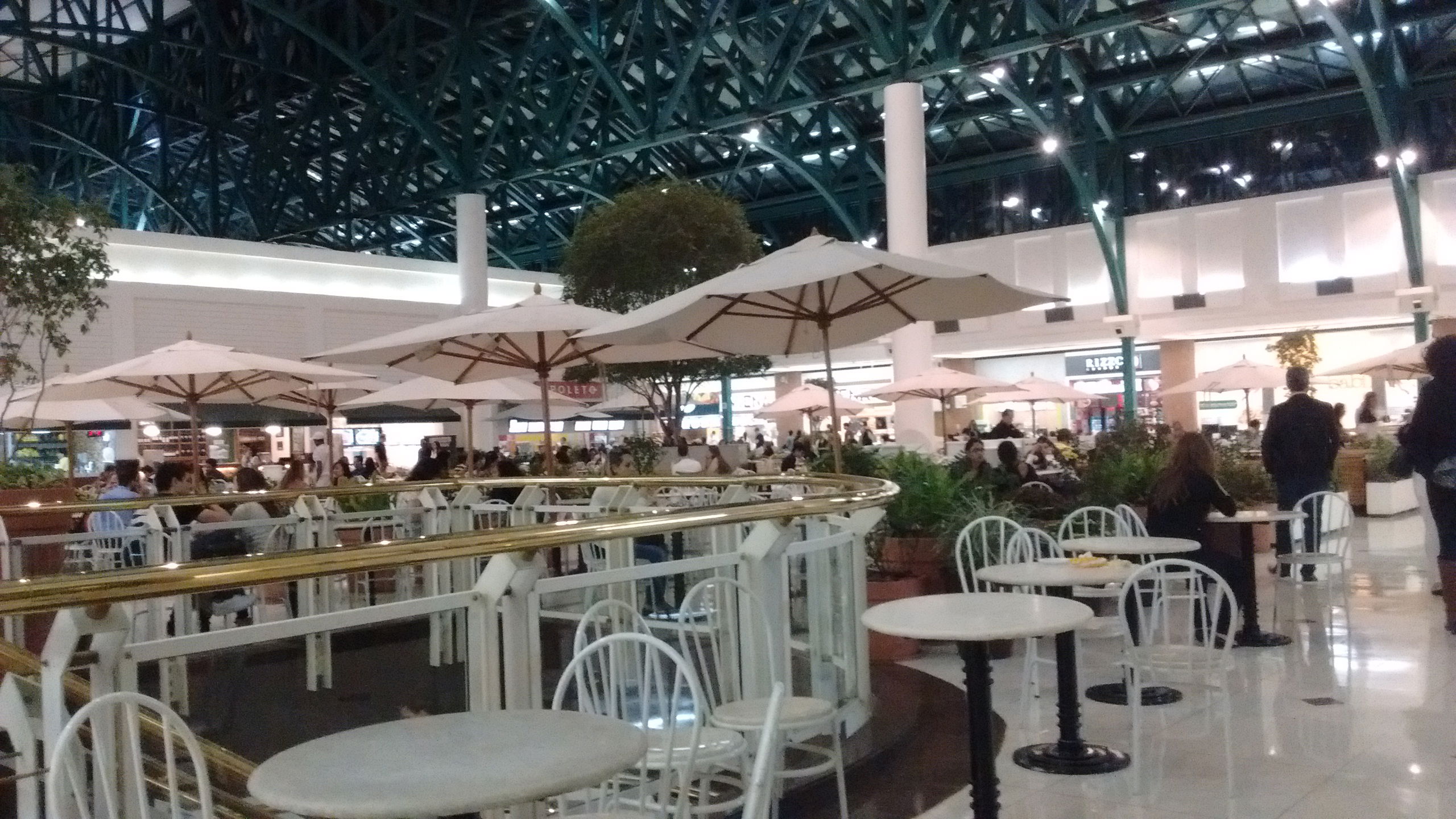 Shopping Market Place, por Claudia Monaco
