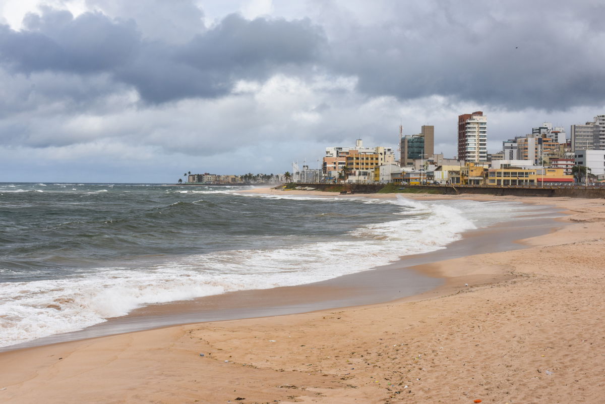 Playa de la Pituba, por Isac Mamede