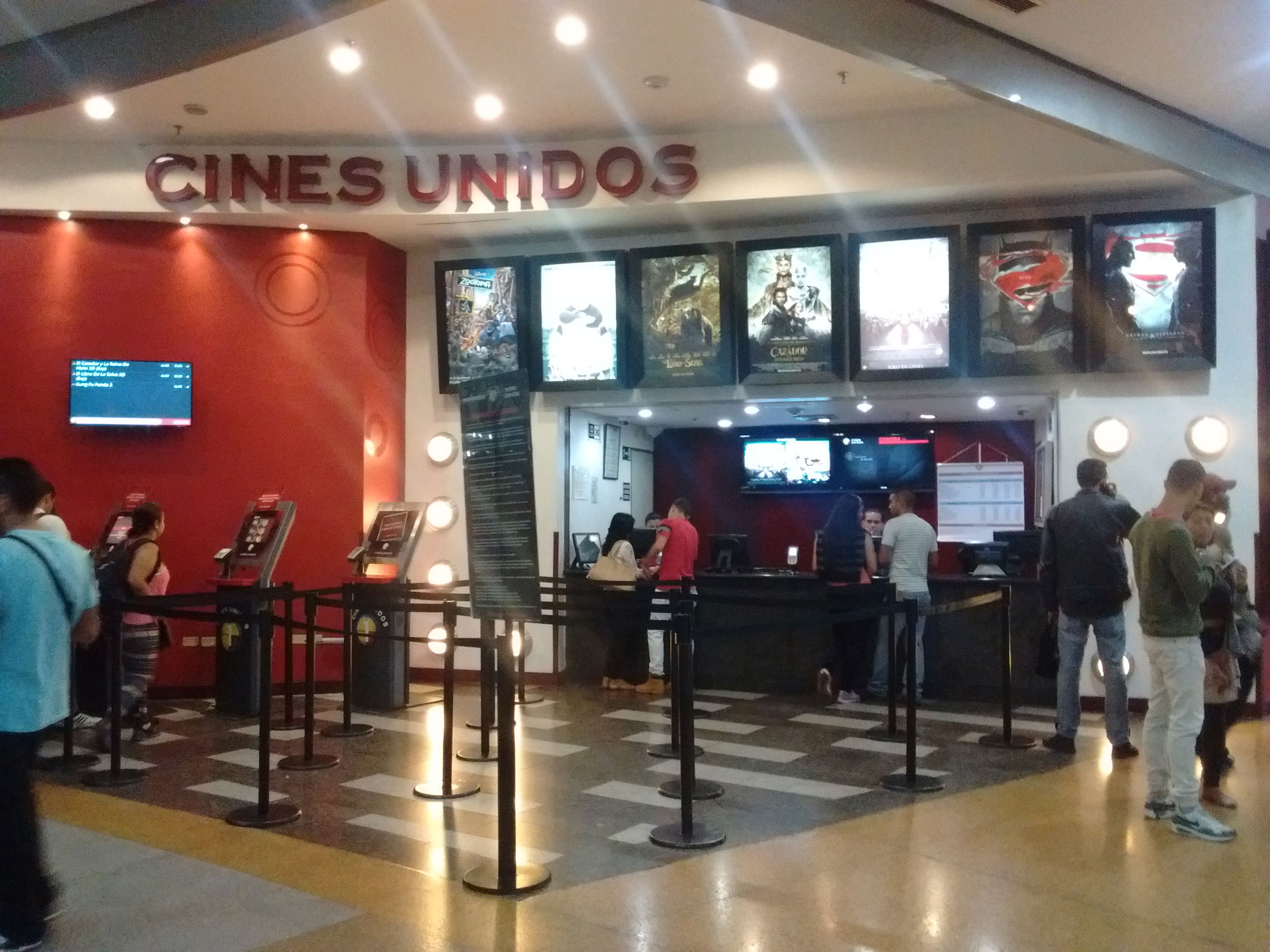 Cines Unidos El Marqués, por Dagoberto Bastardo