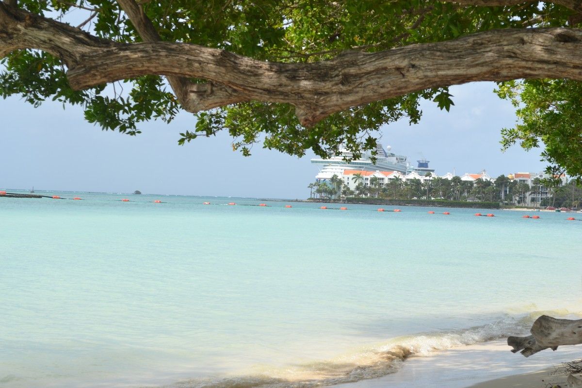 Playa de Paardenbaai, por Dagoberto Bastardo