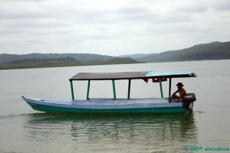 Laguna de Yaxhá, por Almudena
