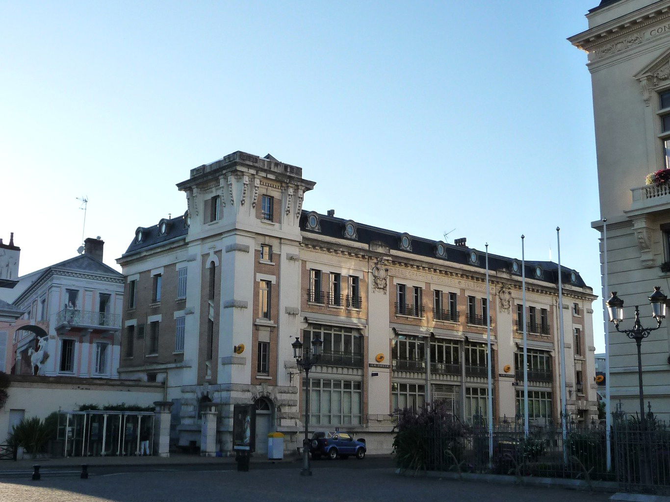 Antiguo edificio de Correos, Telégrafos y teléfonos, por Marine Castell