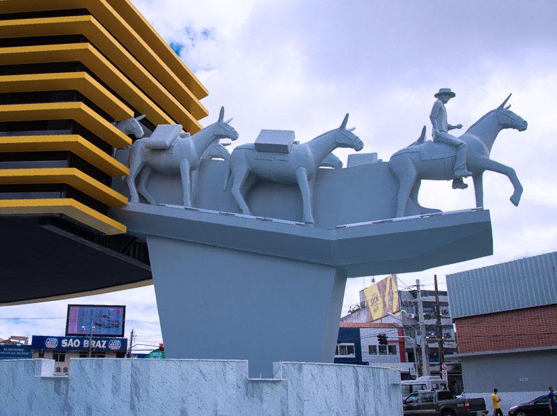 Monumento aos Tropeiros, por Antonio Athayde