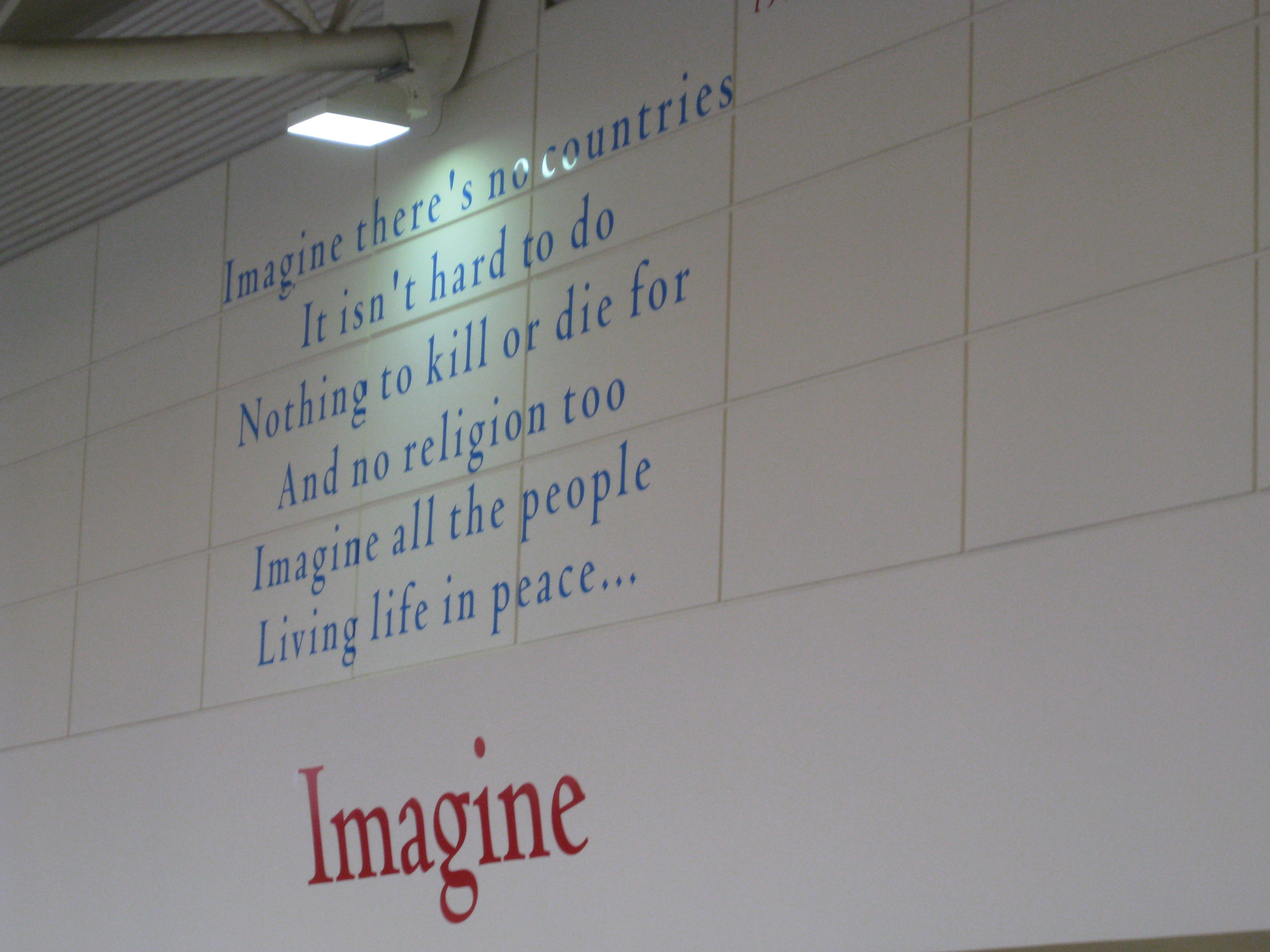 Aeropuerto John Lennon de Liverpool, por Las sandalias de Ulises