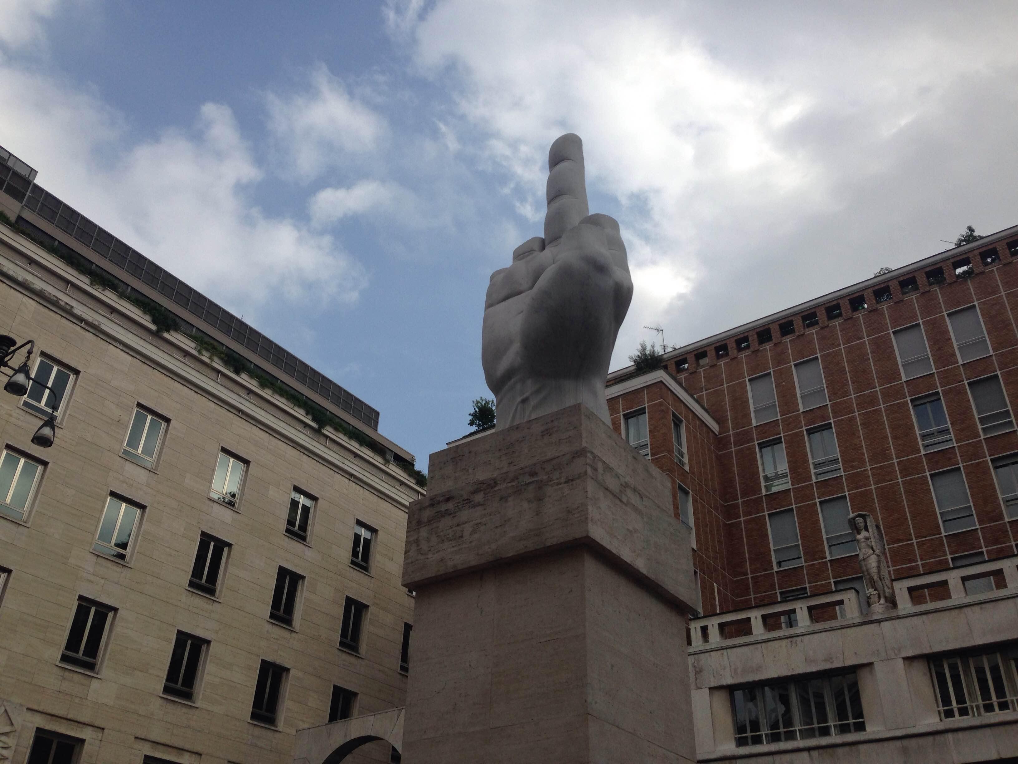 Piazza degli Affari, por Claudio Fasano
