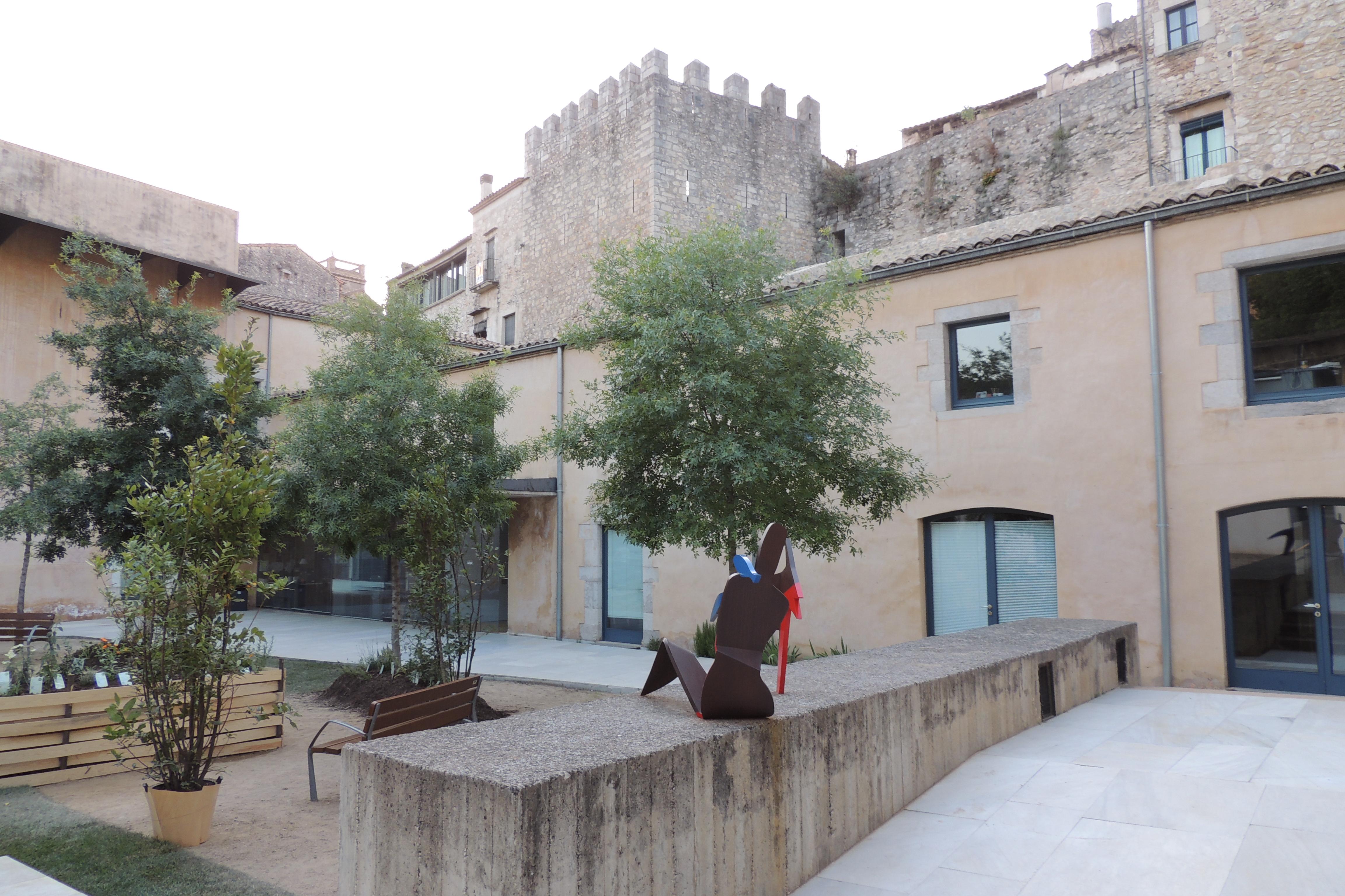 Rectorado de la Universidad de Girona - Les Àligues, por Dónde vamos Eva