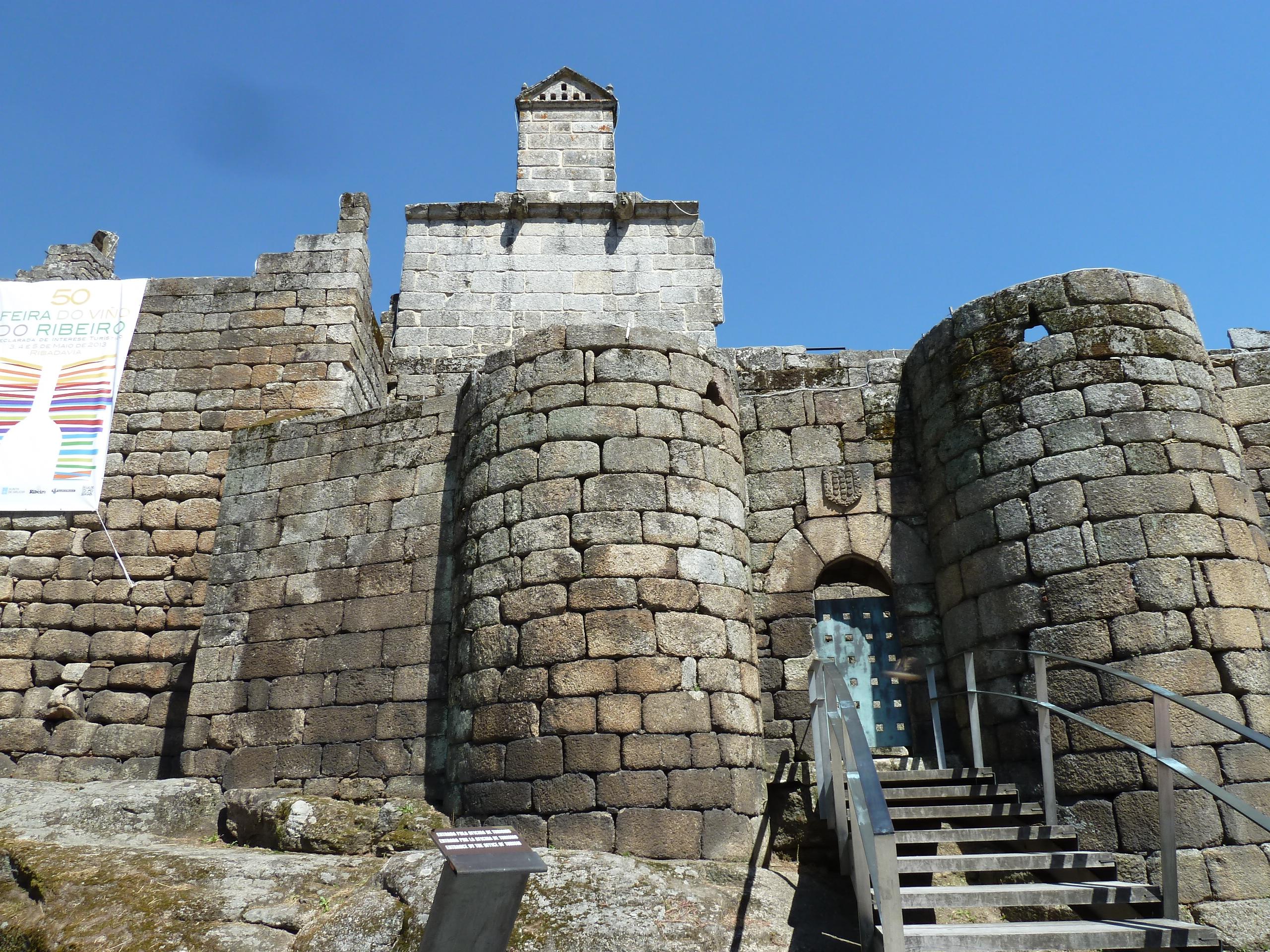 Castillo de Ribadavia, por Marina