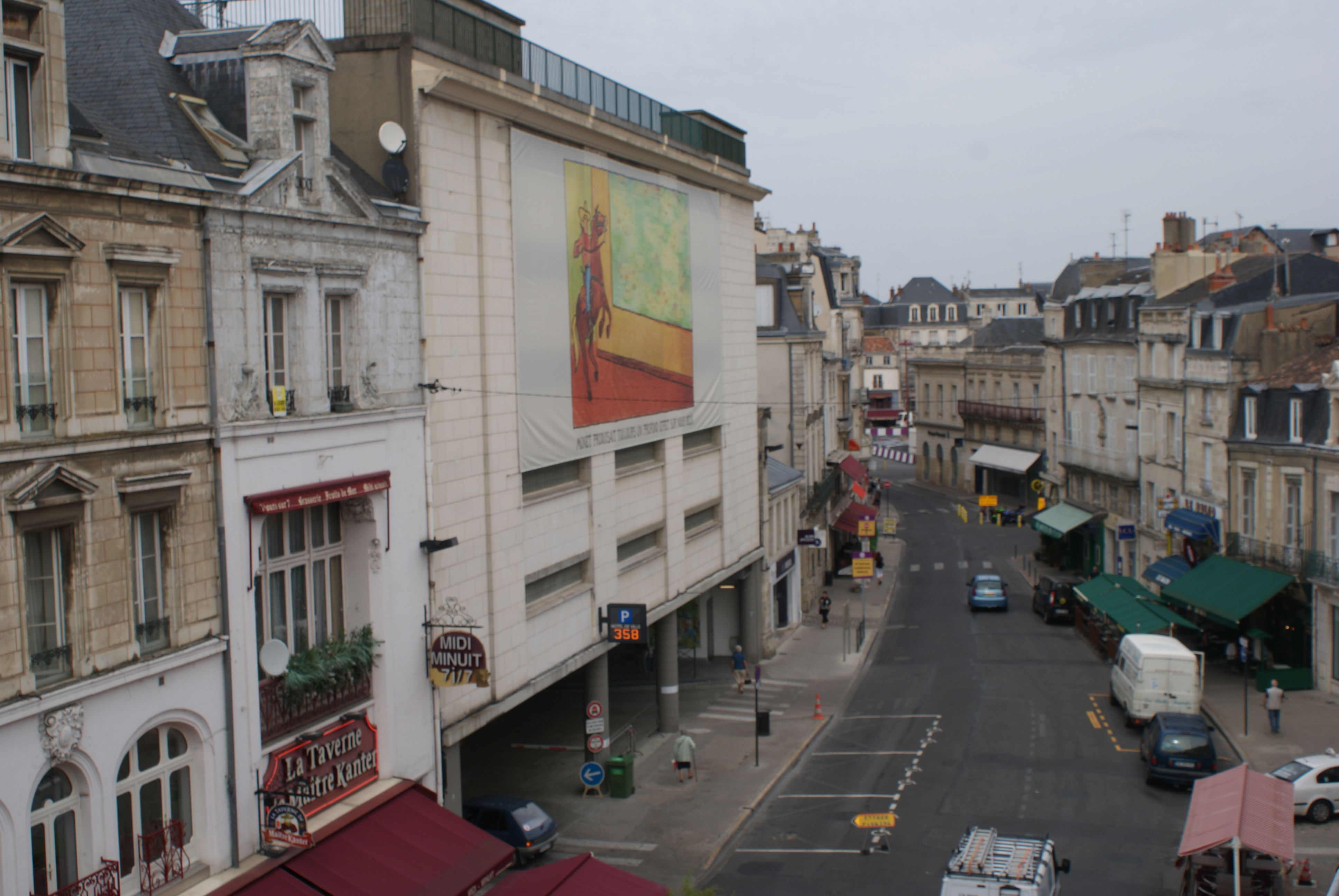 Rutas en Poitiers: descubre los encantos de sus calles históricas