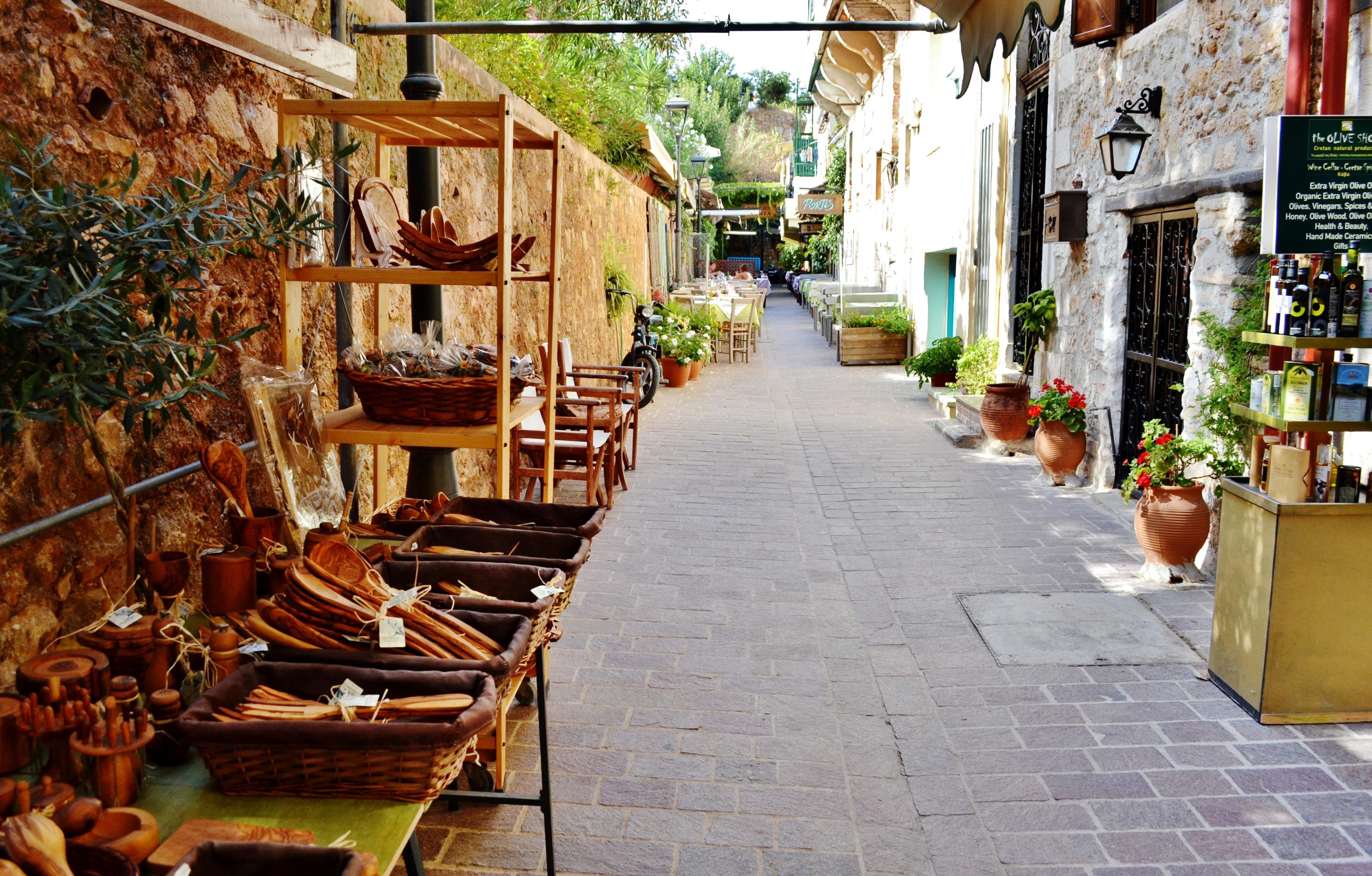 Passeggiata sotto le antiche mura, por Simonetta Di Zanutto