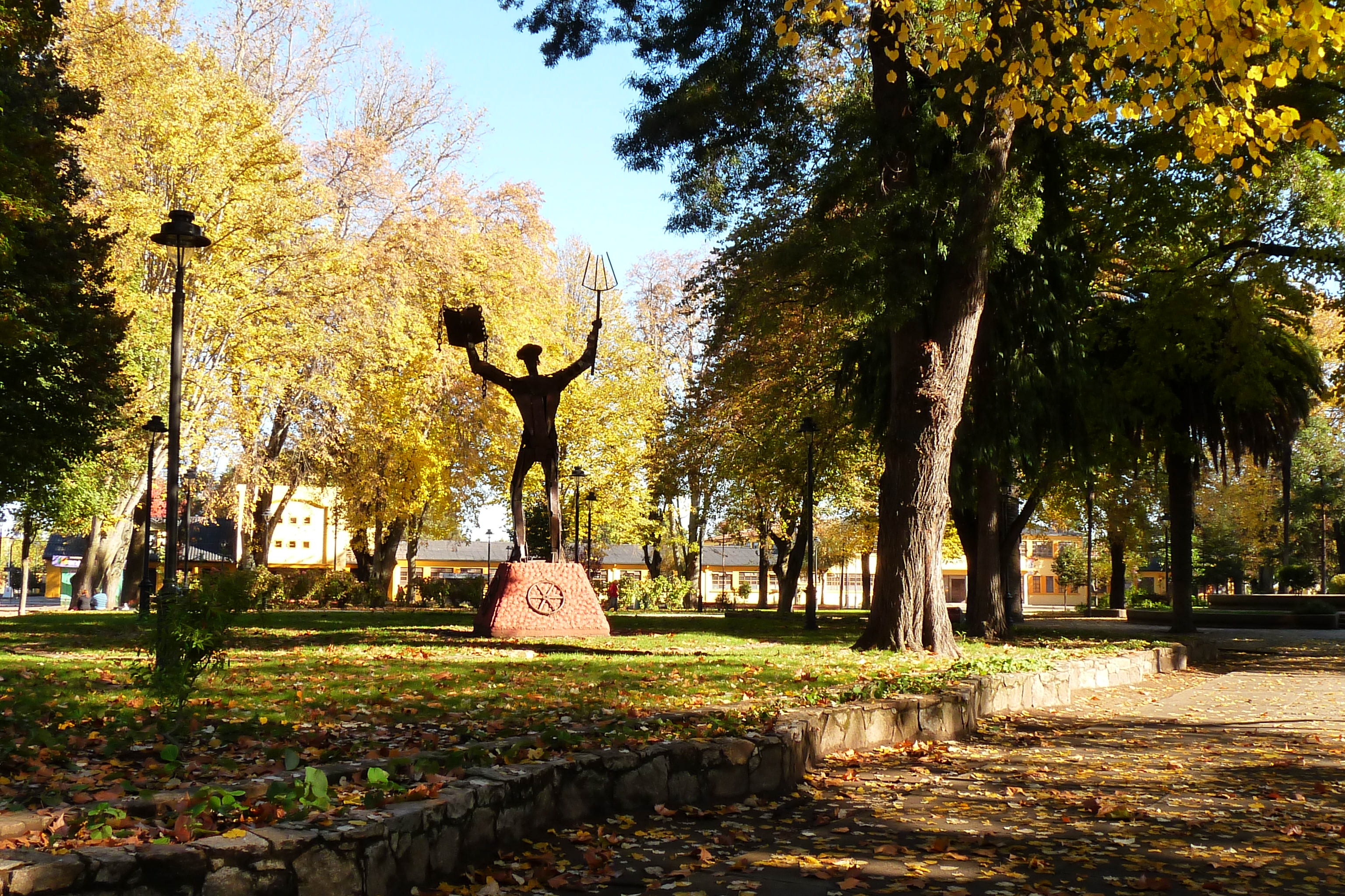 Plaza de Armas Bulnes, por Pablo Olivera 
