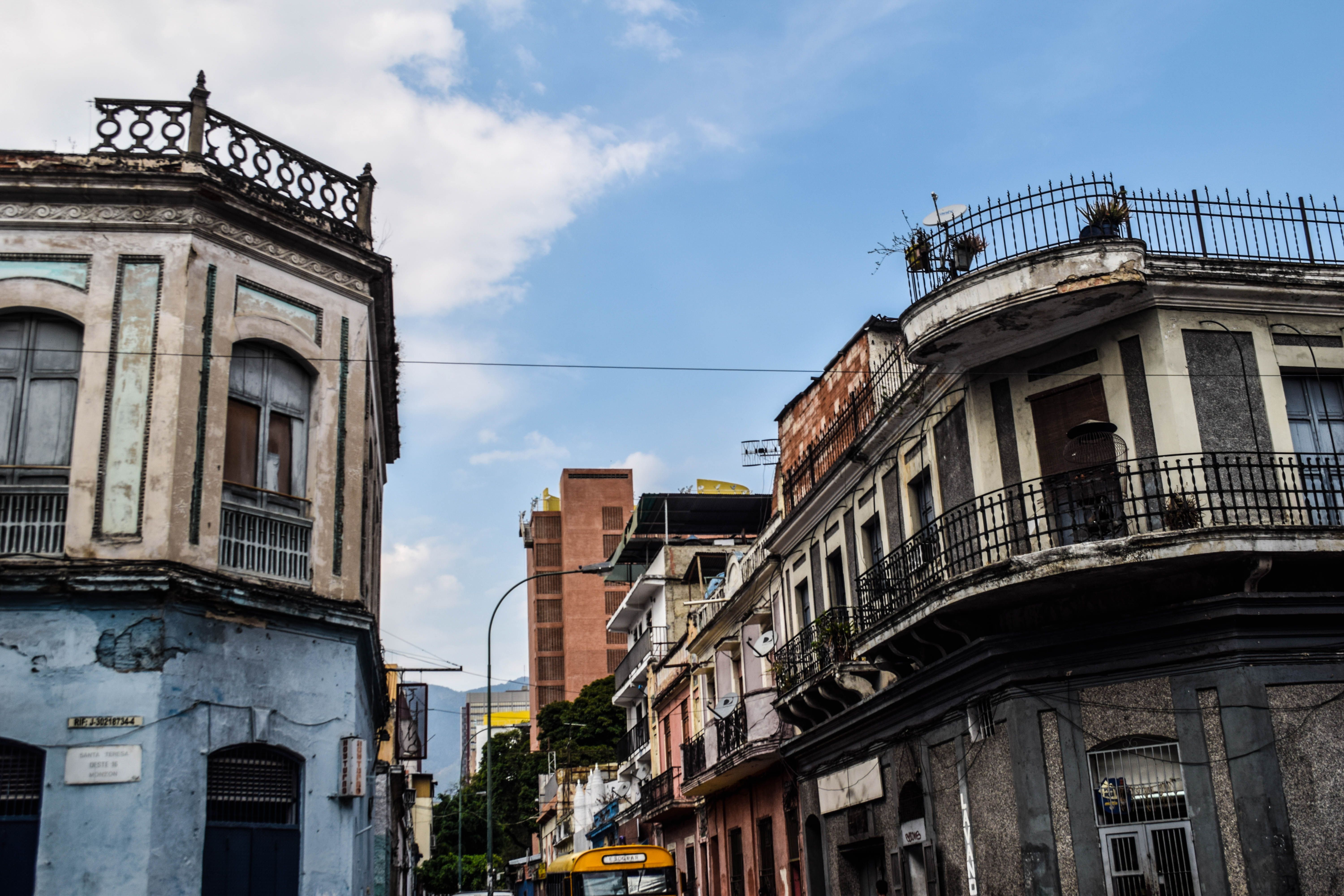 Calles en Caracas: un recorrido por su historia y cultura vibrante