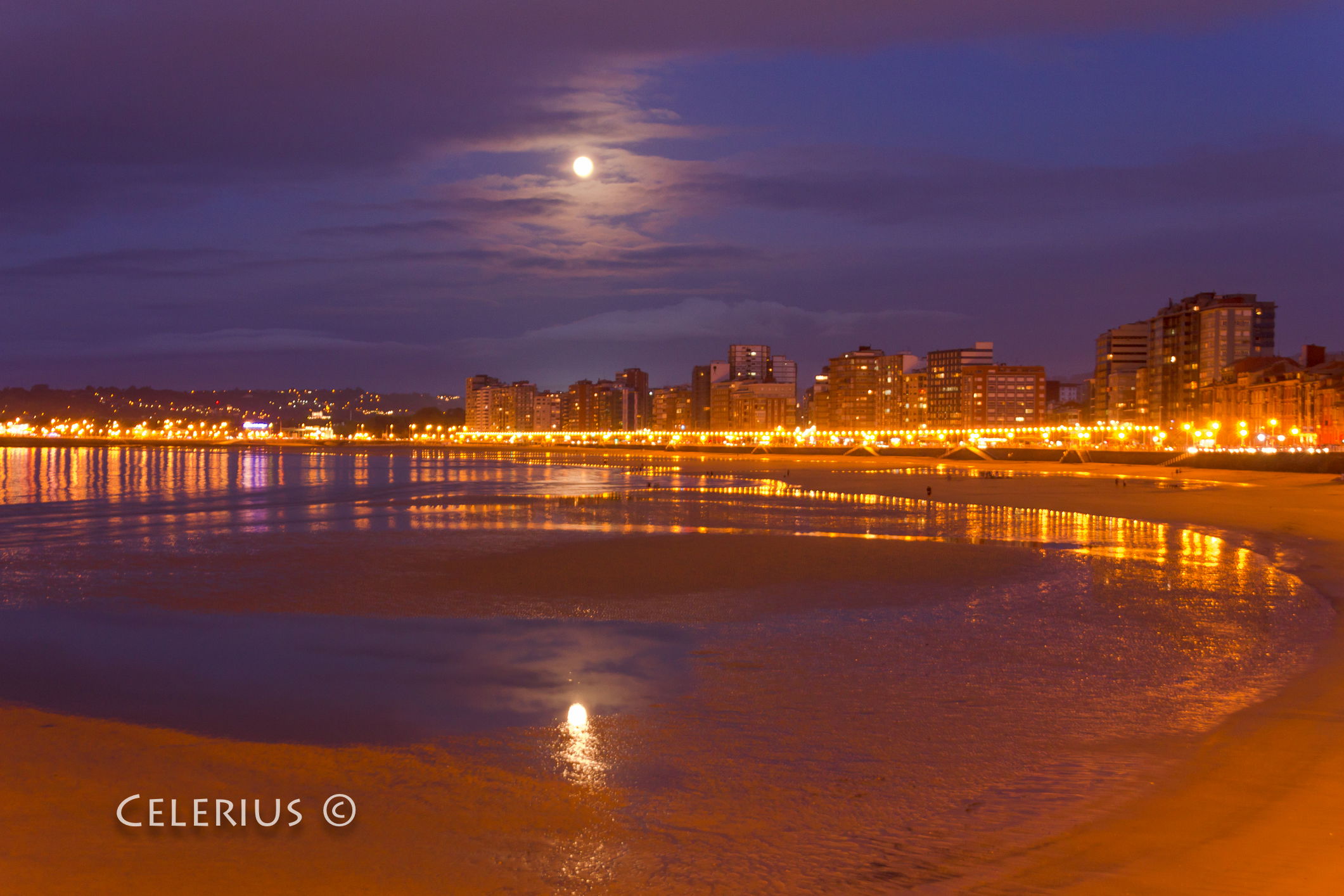 Playa de San Lorenzo, por Jose Orlando Celeiro Estrada