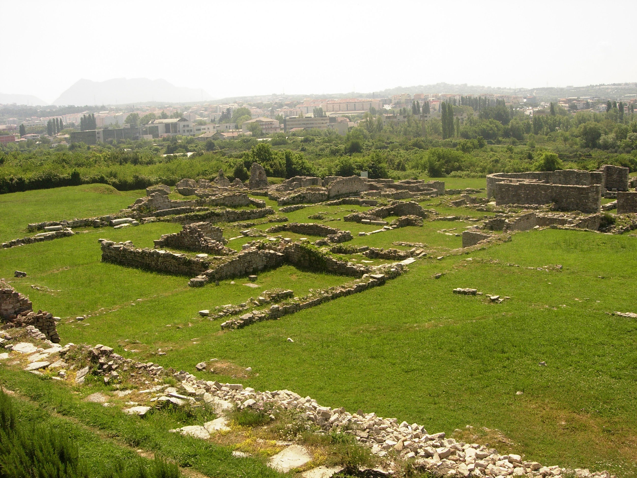 Necrópolis de Manastirine, por Chiara Signorini