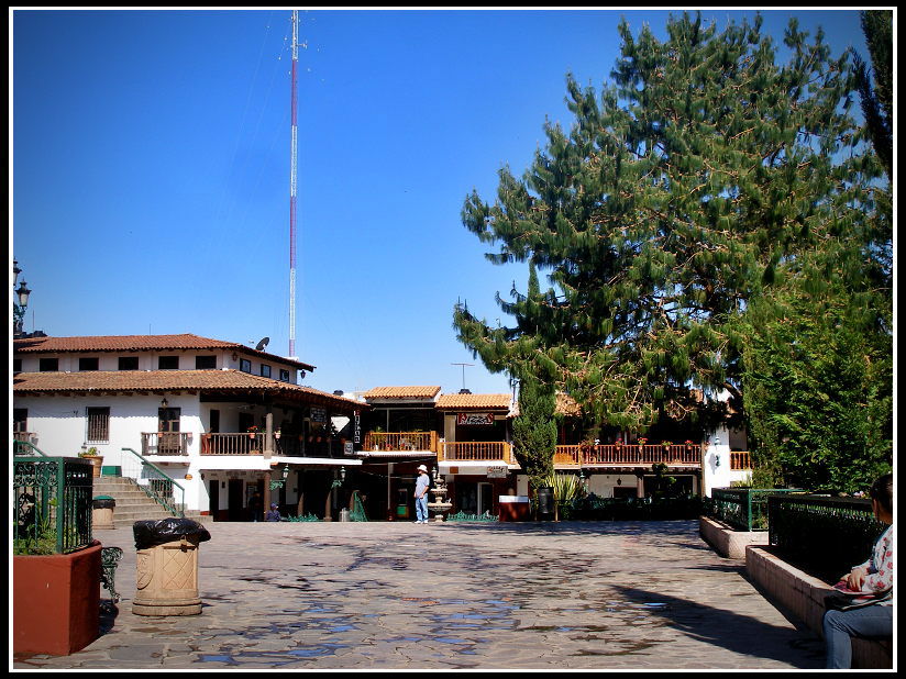 Posada San Cristobal, por Guillermo Ochoa-Rodrigues