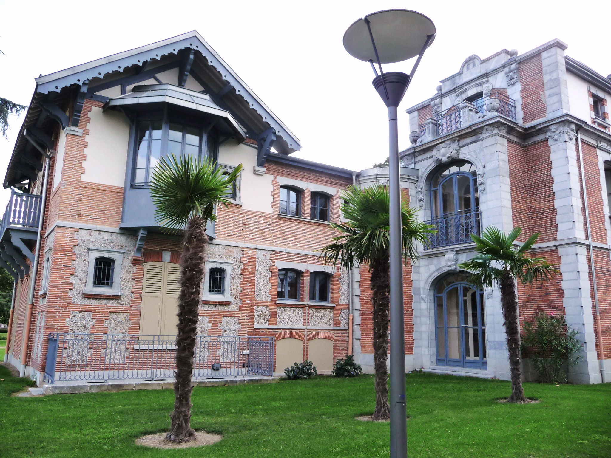 La Casa Fould, Tarbes, Francia, por Marine Castell