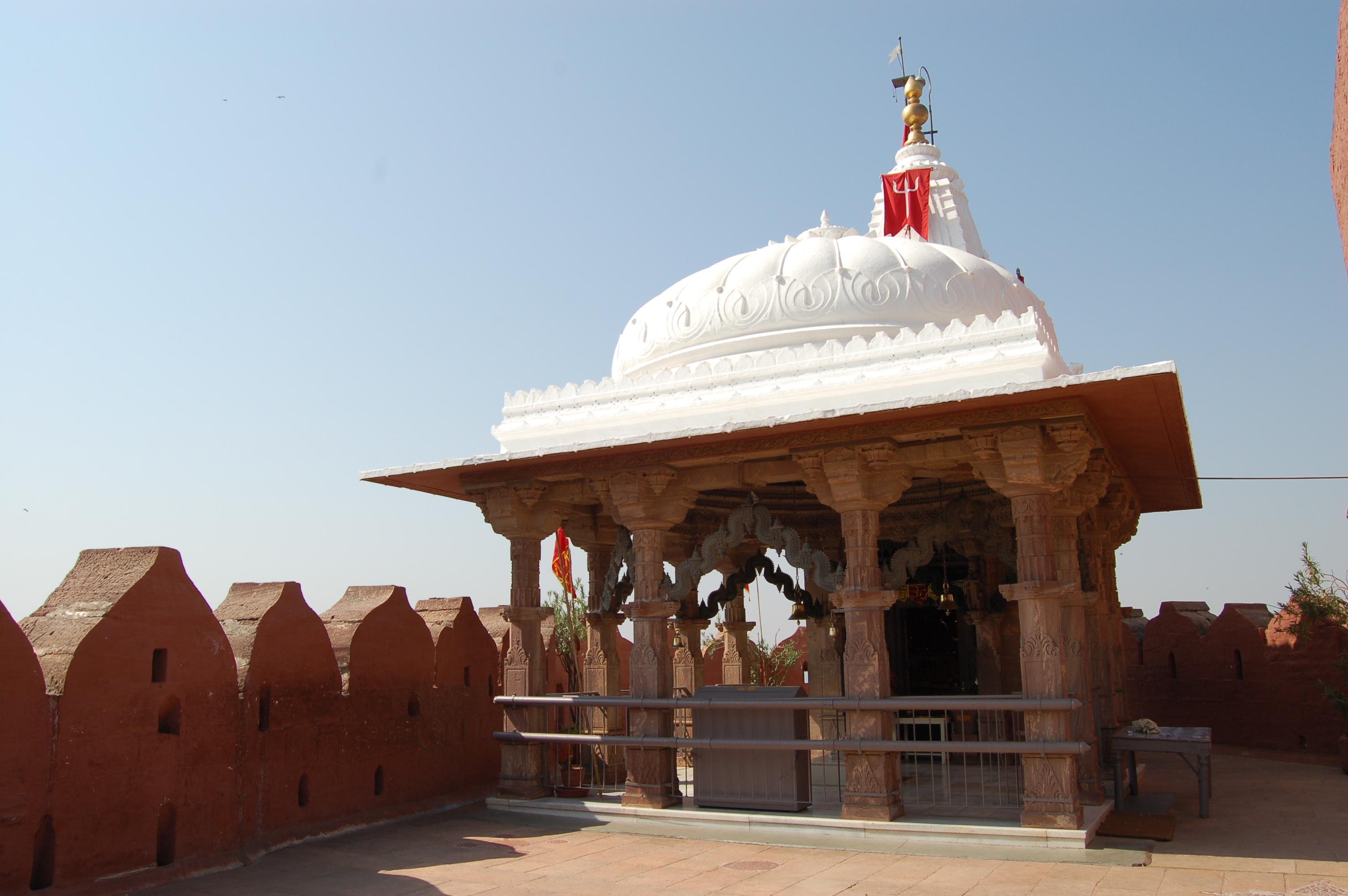 Templo de Chamunda Devi, por Kris por el mundo