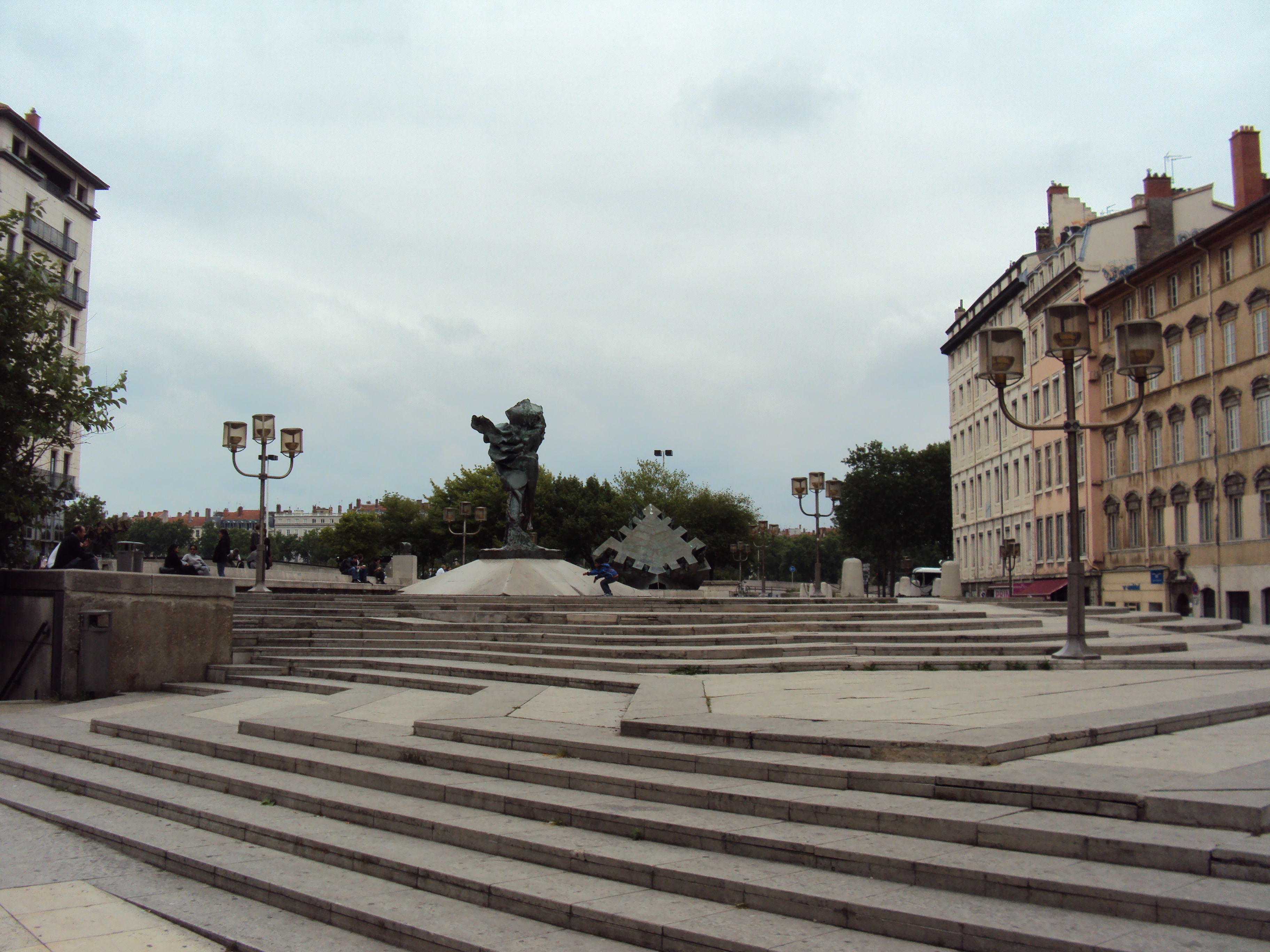 Plaza Louis Pradel, por V.
