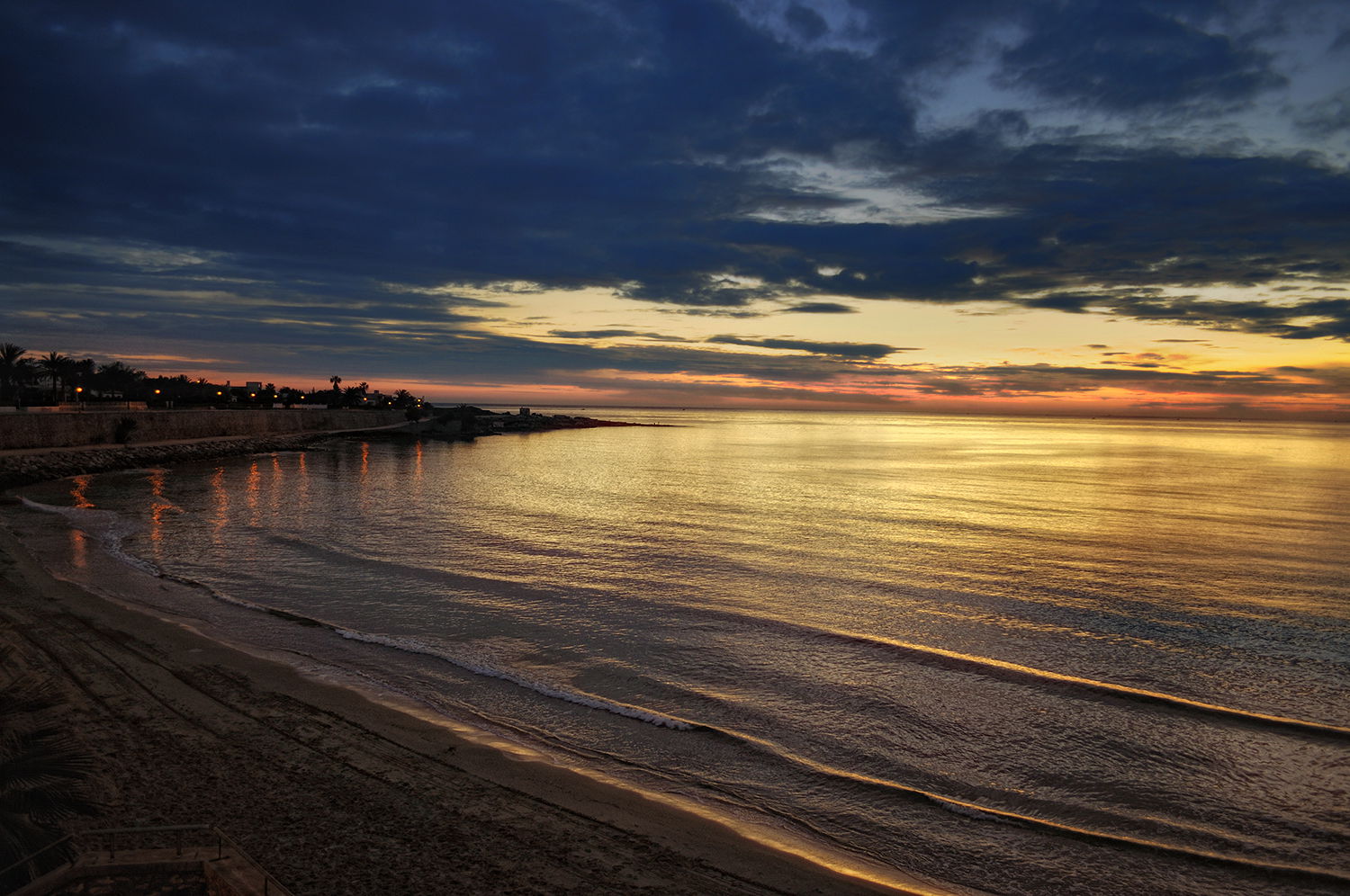 Playa urbanizacion Punta Prima, por Regina Guillamon senent