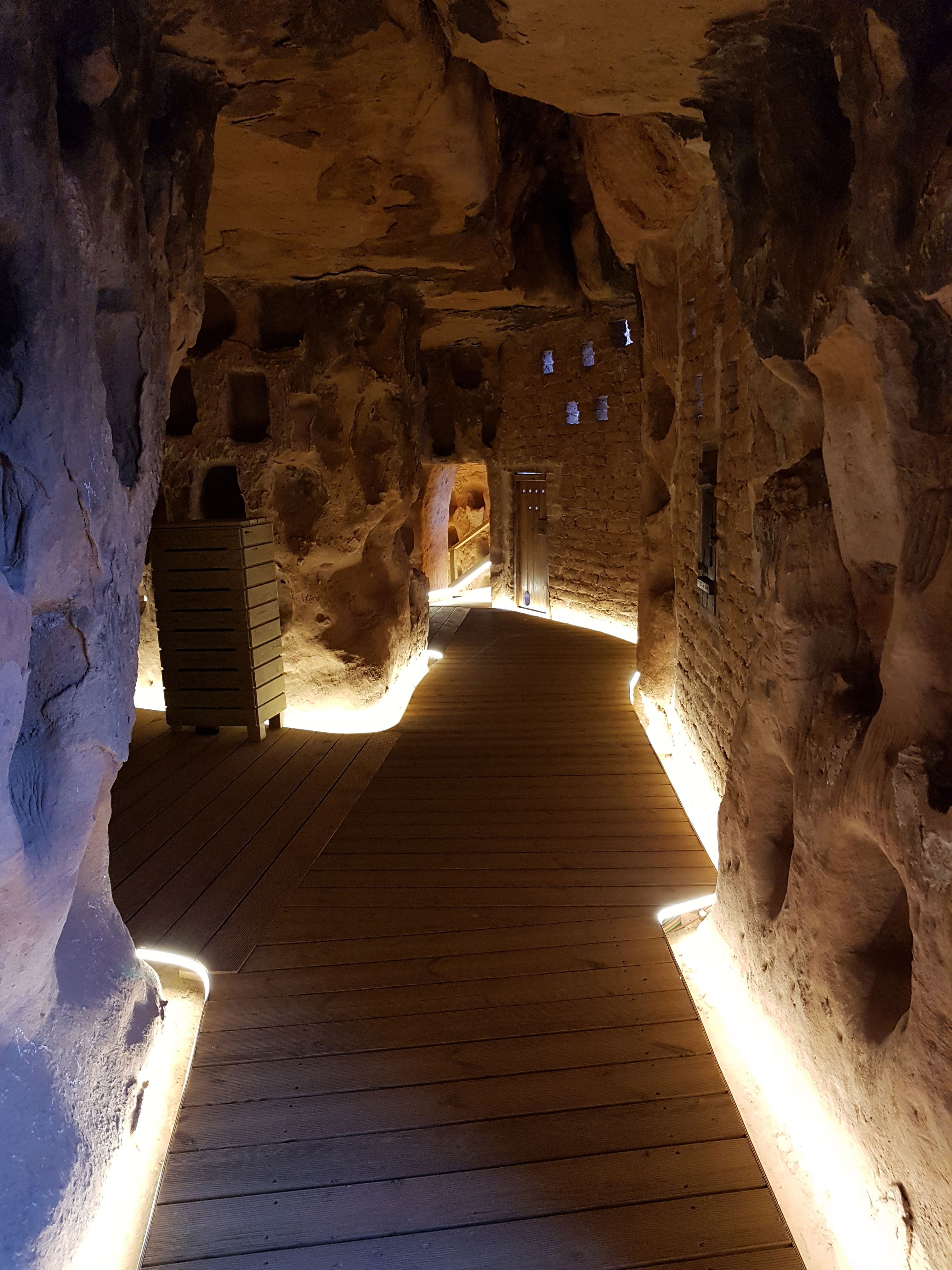 Cueva de los Cien Pilares, por Javier Vega