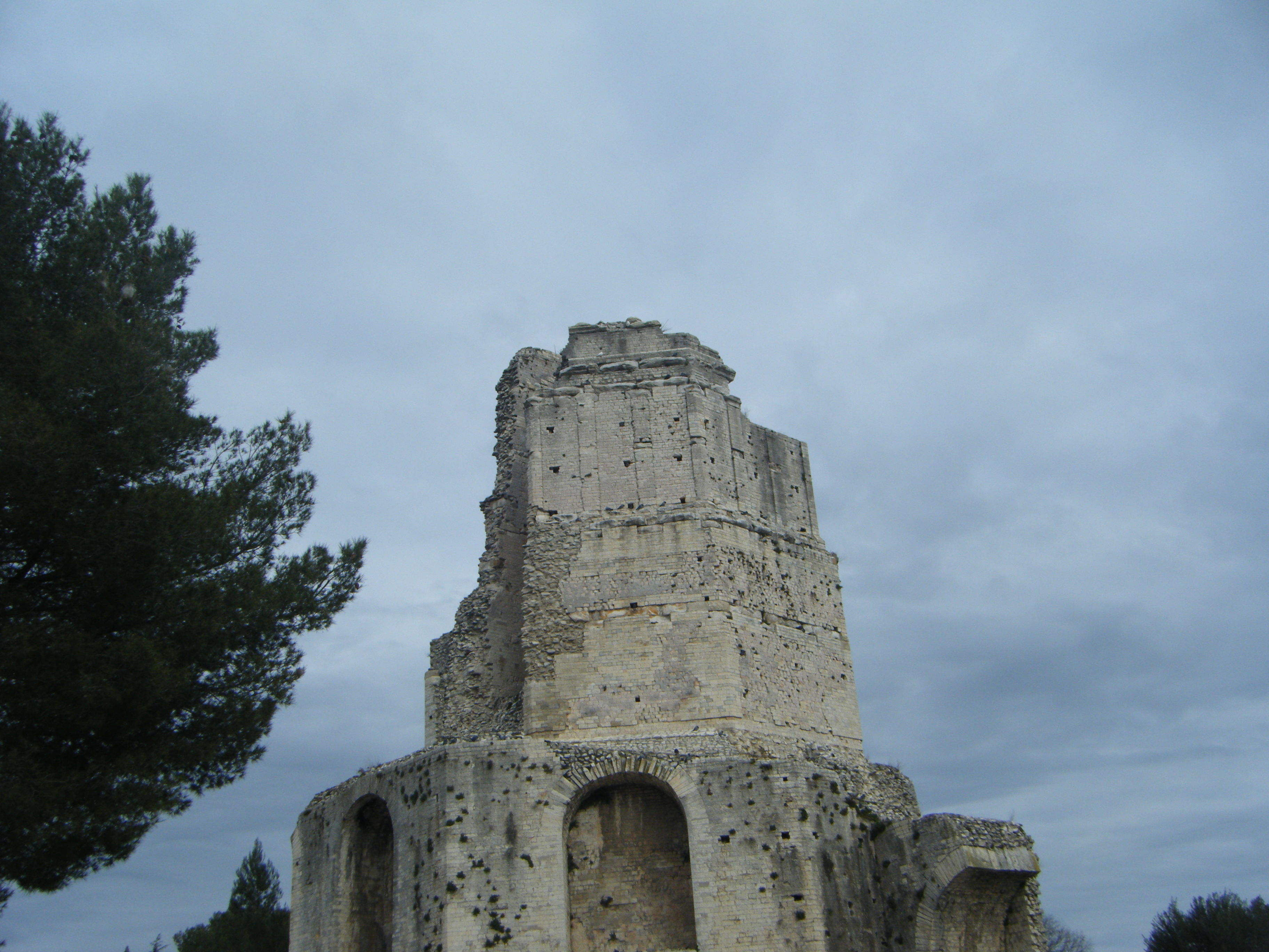 La Tour Magne, por adrimoi