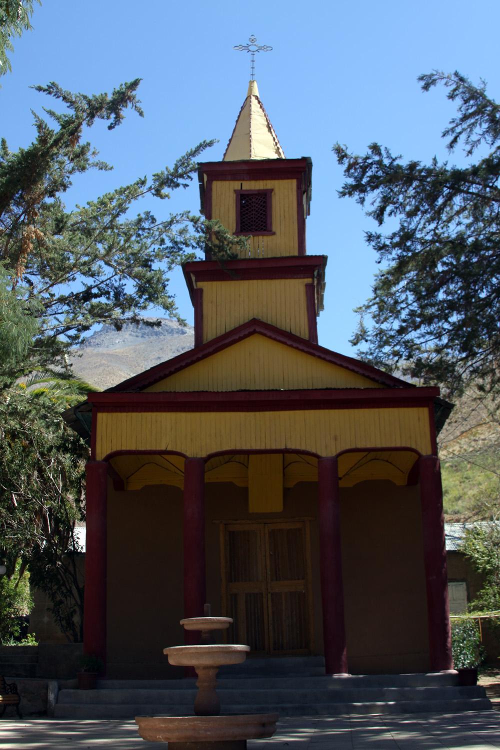 Iglesia Alcohuaz, por Tribi Lin