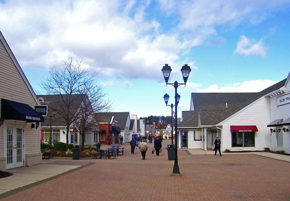 Woodbury Commons Outlet Shopping