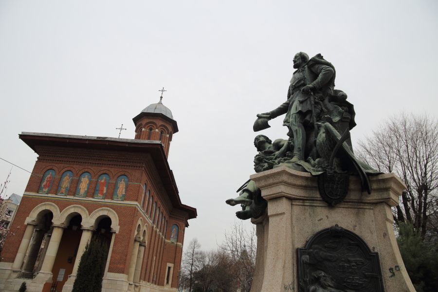 Estatua Barbu Stirbei, por ANADEL