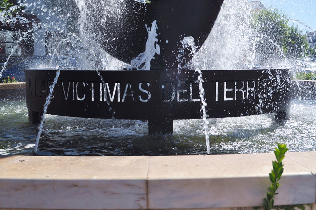 Monumento a las victimas del terrorismo, por miguel a. cartagena