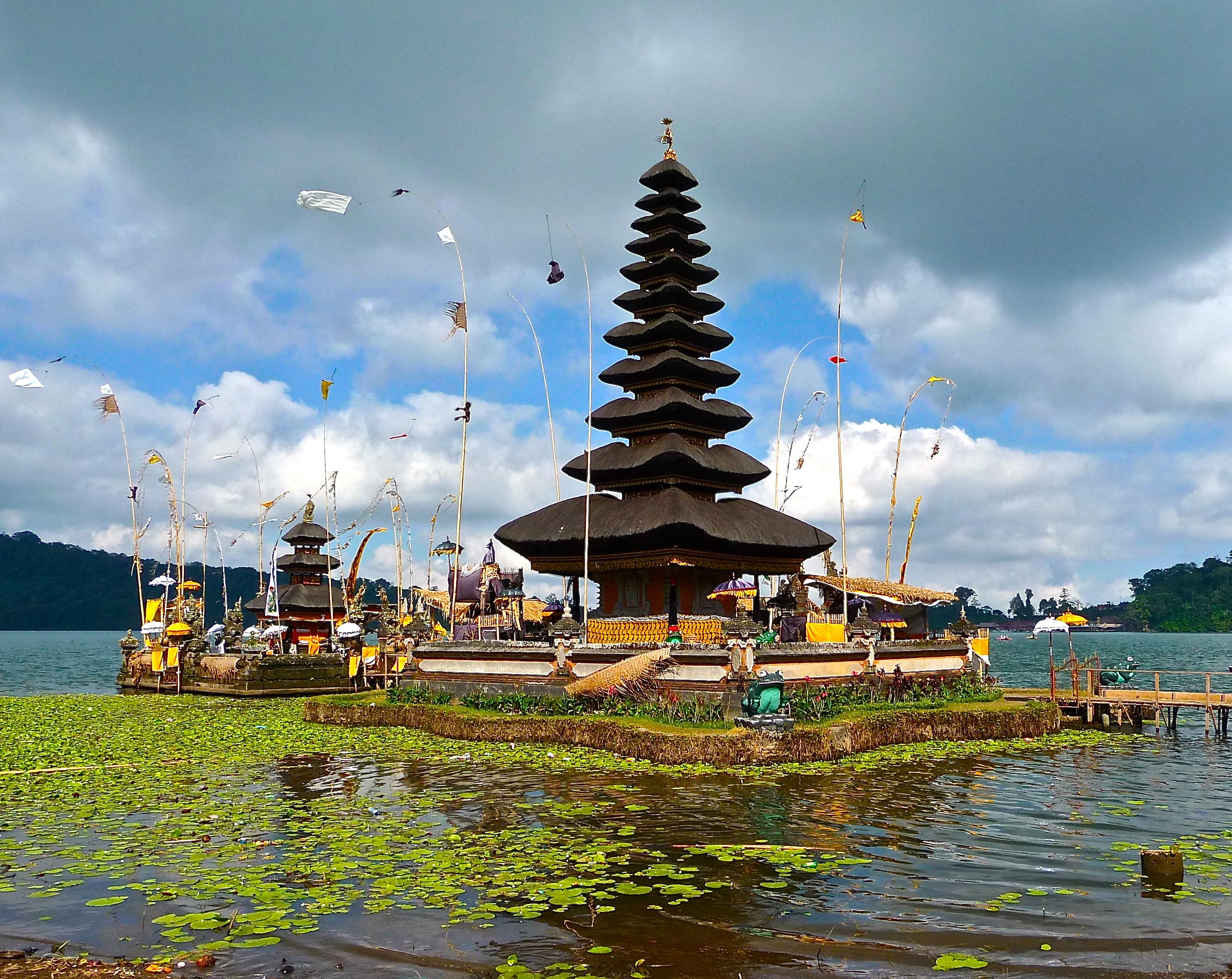 Templo Ulun Danu Beratan, por conchatam