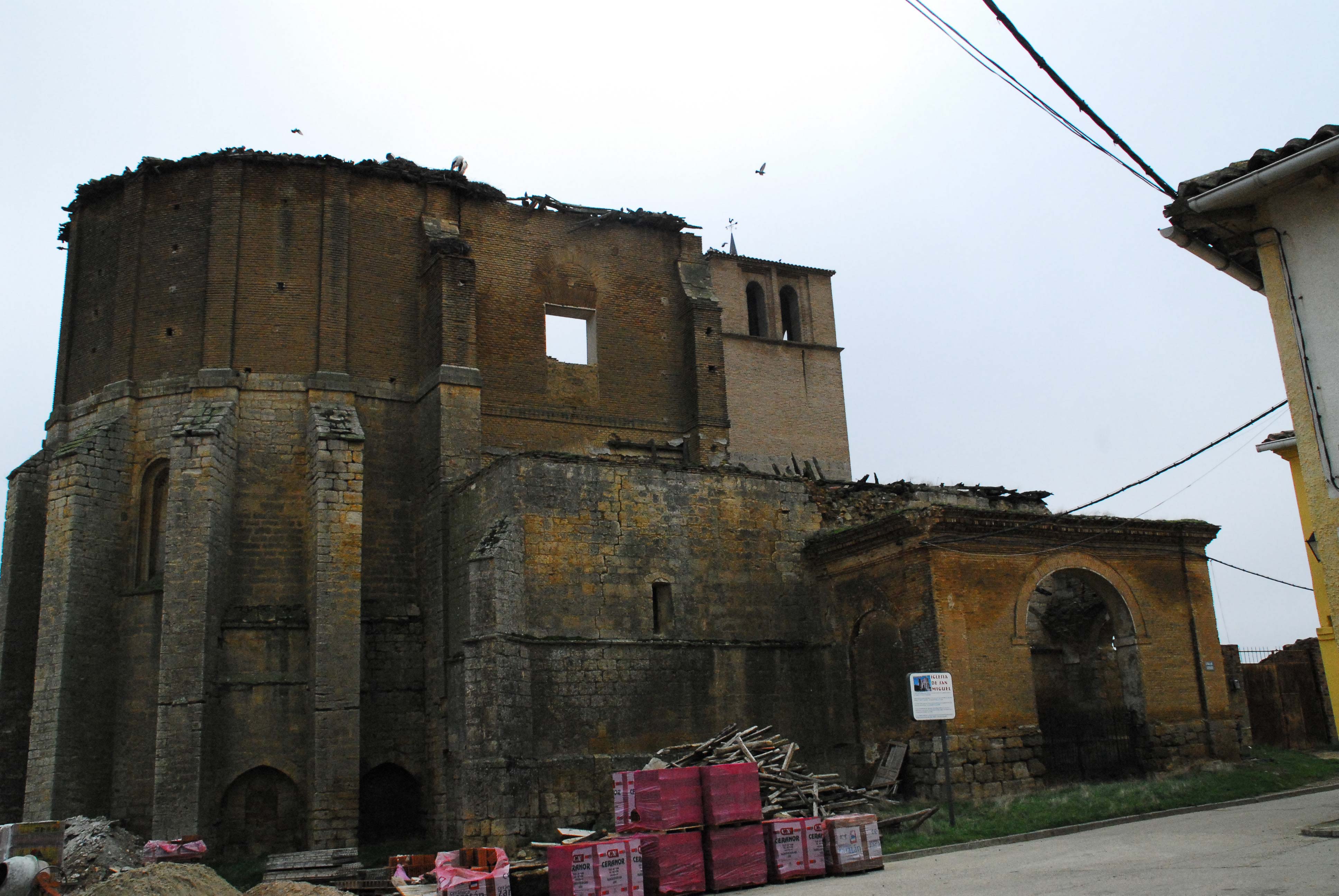 Ruinas de la Iglesia de San Miguel, por Trotamundos