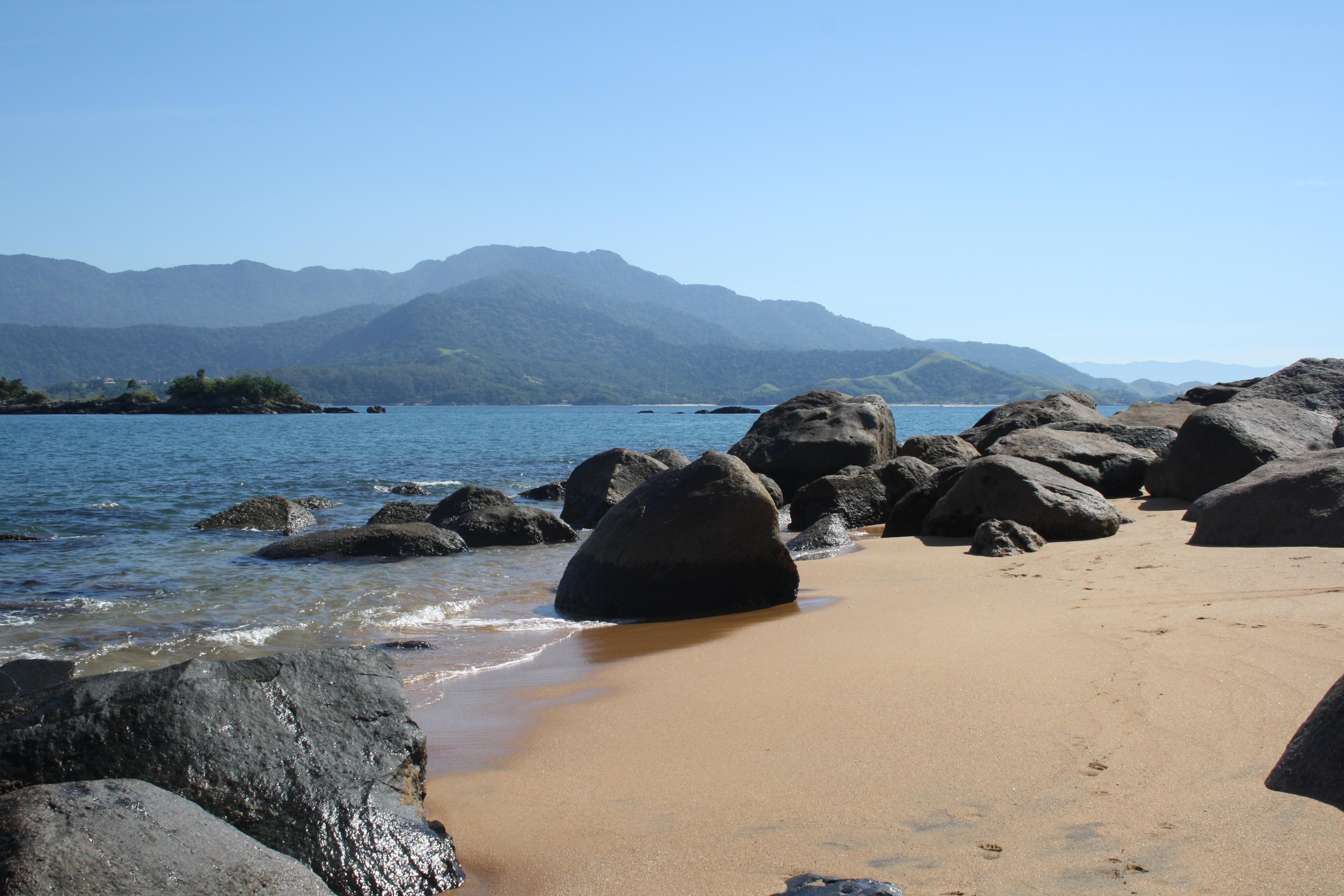 Praia do Julião, por Beth Martins