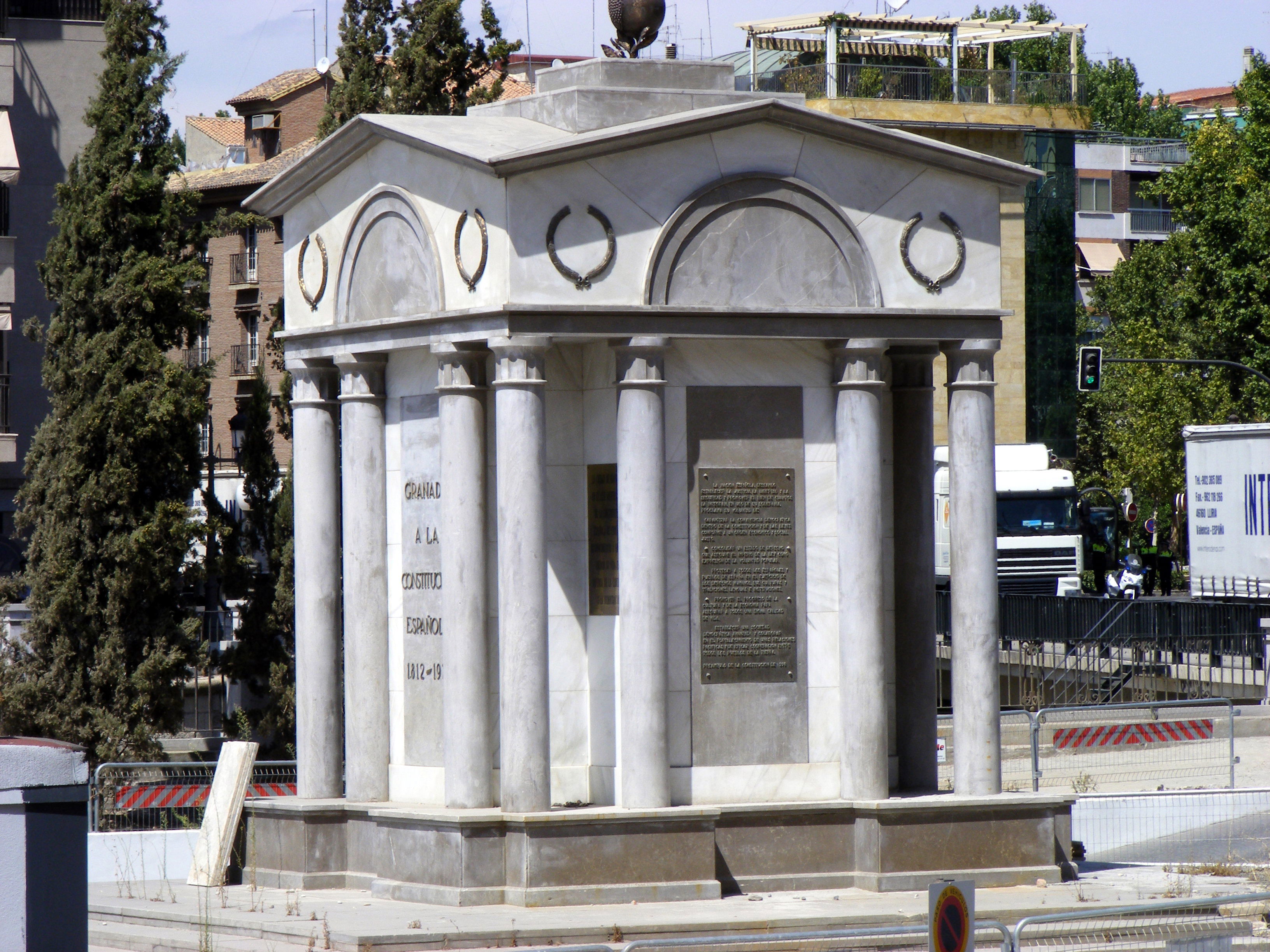 Monumento a la Constitución Española, por Olga