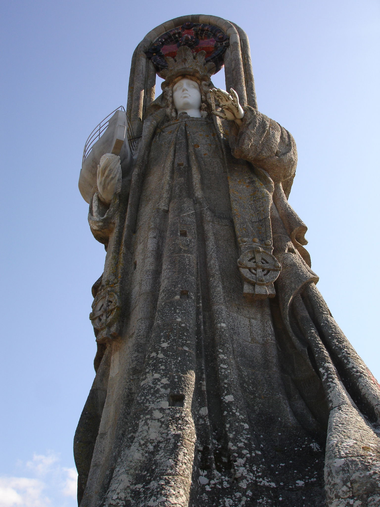 Virgen de la Roca, por Mou